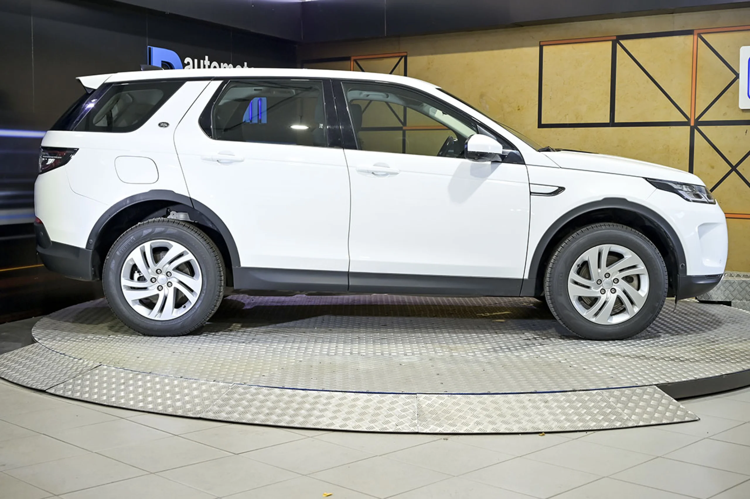 Land Rover Discovery Sport 2.0D TD4 204 PS AWD Auto MHEV Standard - Foto 23