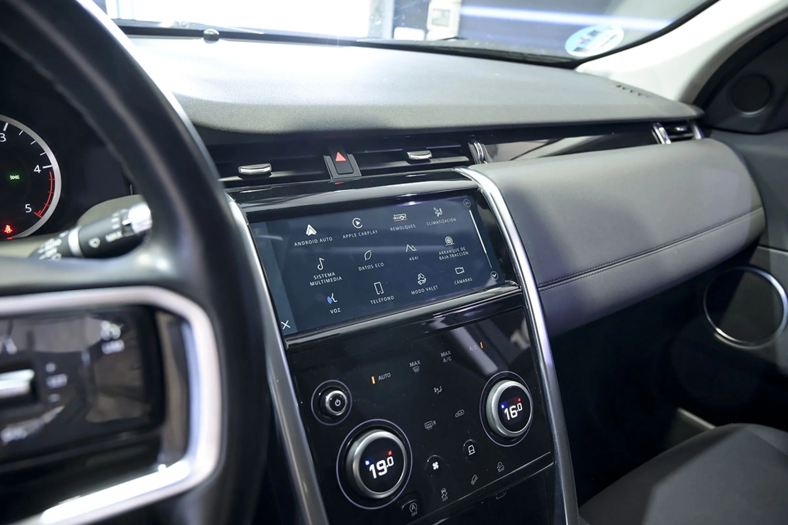 Land Rover Discovery Sport 2.0D TD4 204 PS AWD Auto MHEV Standard - Foto 29