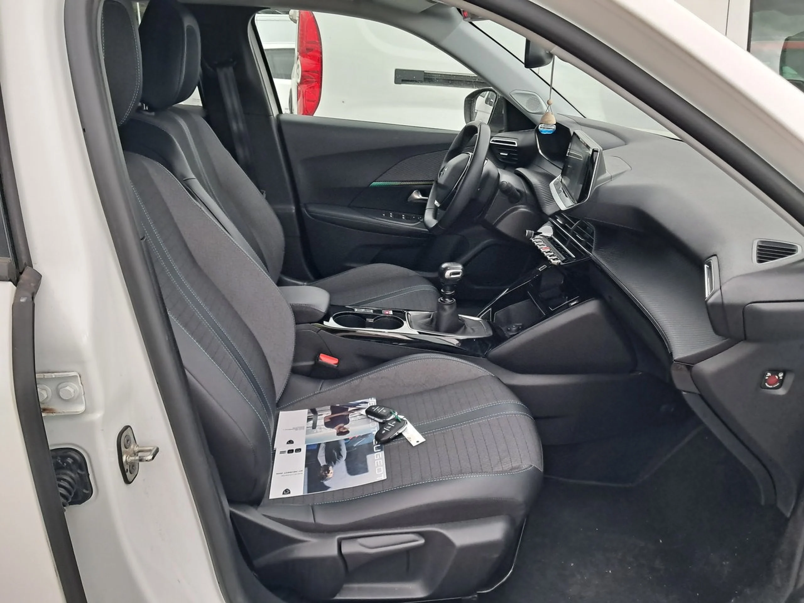 Peugeot 2008 Allure BlueHDI 81kW (110CV) - Foto 8