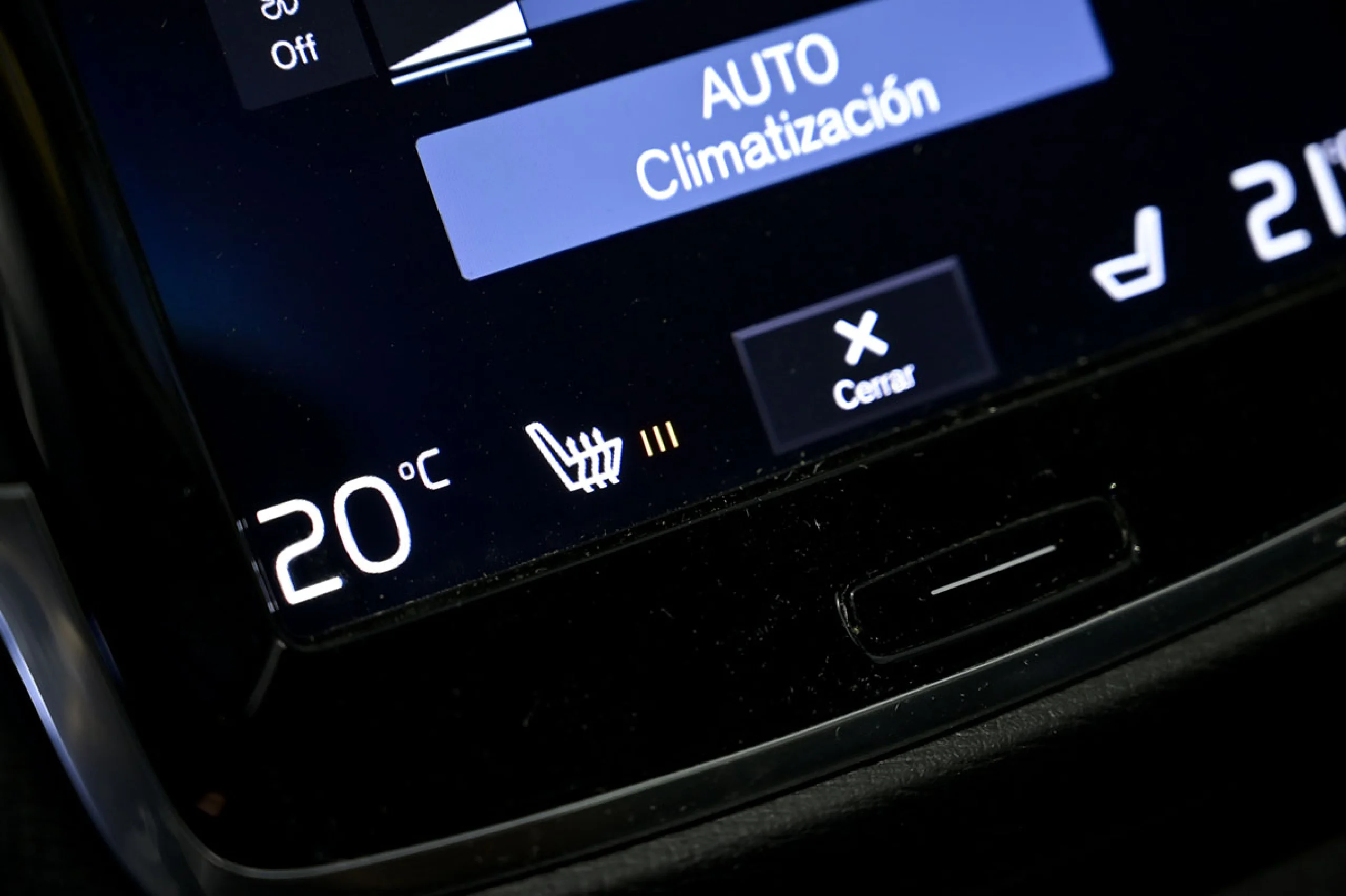 Volvo XC 90 XC90 2.0 D5 AWD Momentum Auto - Foto 34