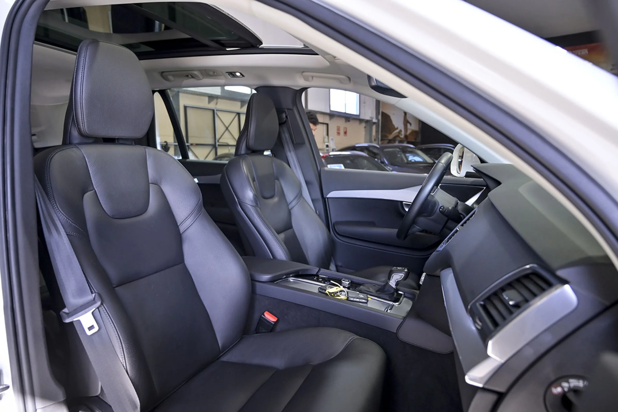 Volvo XC 90 XC90 2.0 D5 AWD Momentum Auto - Foto 36