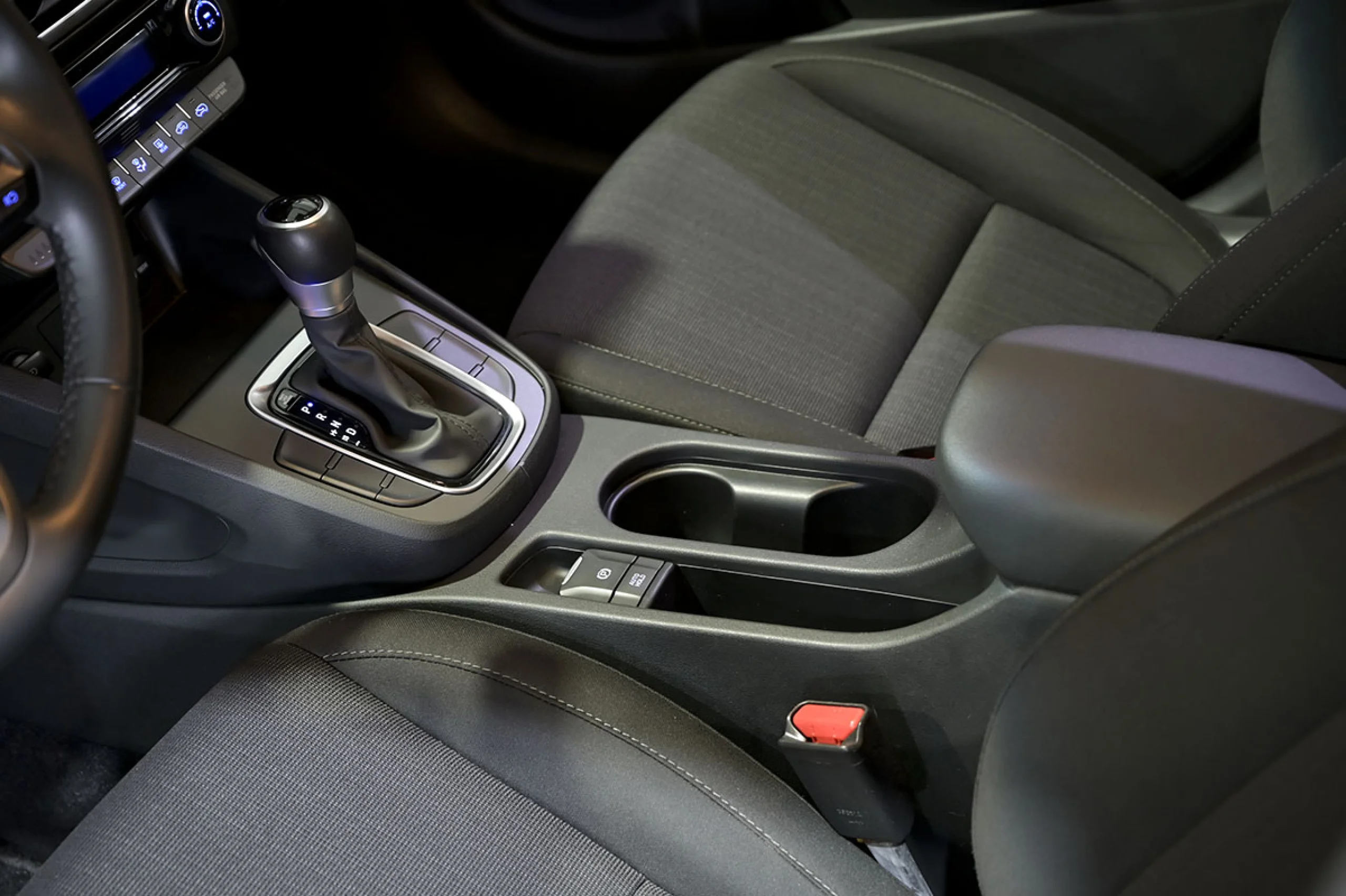 Hyundai Kona 1.6 GDI HEV Maxx DCT - Foto 27