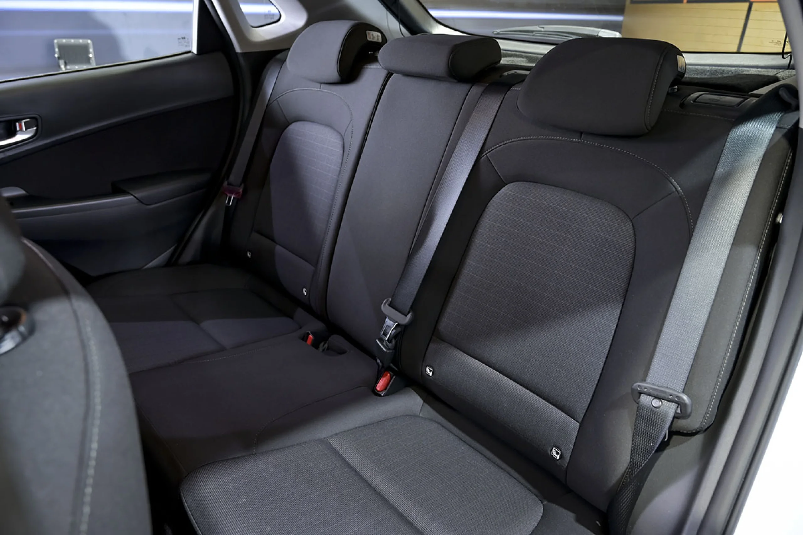 Hyundai Kona 1.6 GDI HEV Maxx DCT - Foto 17