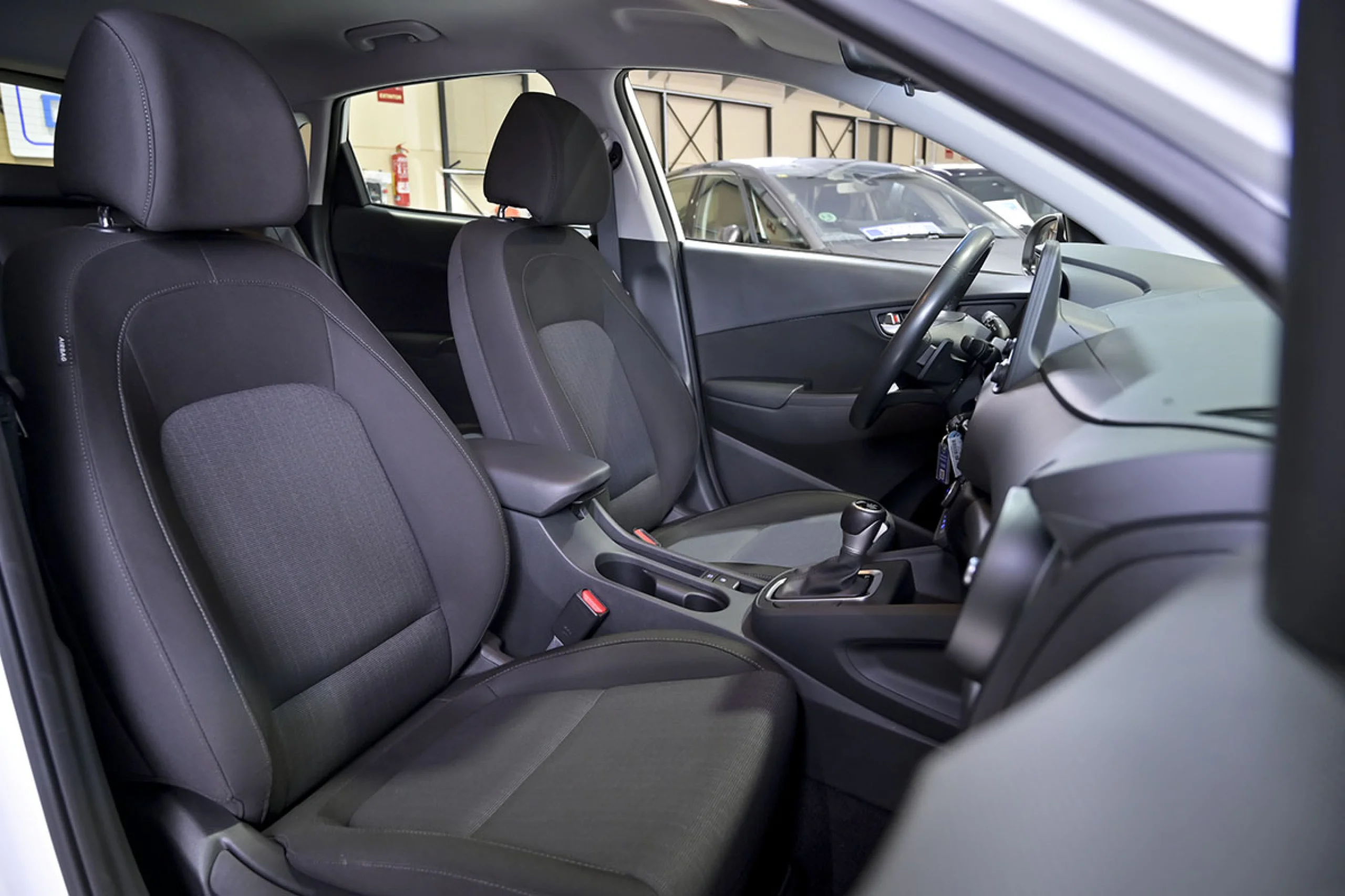 Hyundai Kona 1.6 GDI HEV Maxx DCT - Foto 28