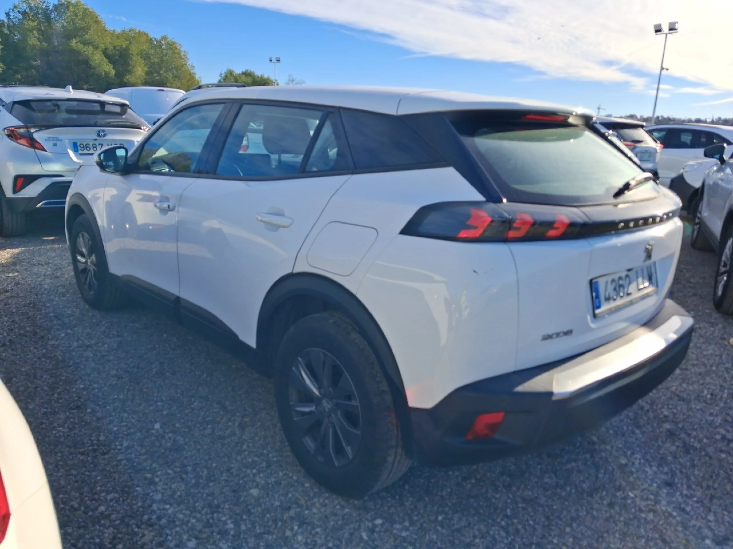 Peugeot 2008 Active BlueHDI 81kW (110CV) - Foto 6