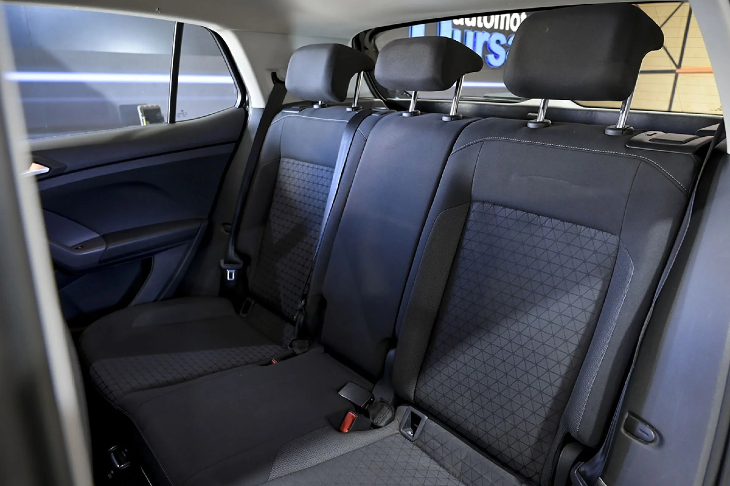 Volkswagen T-CROSS Advance 1.0 TSI 70kW 95CV - Foto 16