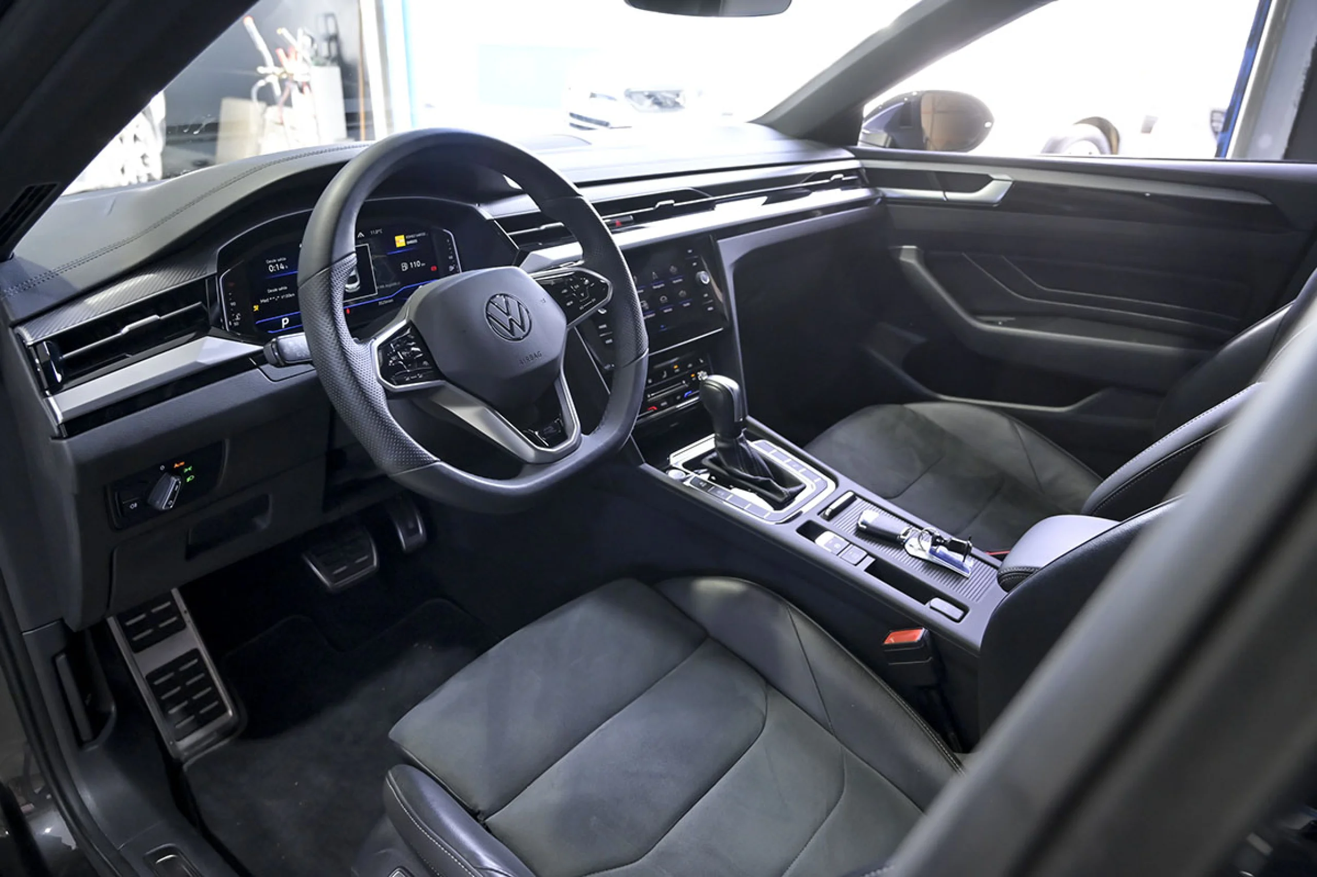 Volkswagen Arteon RLine 2.0 TDI 110kW 150CV DSG - Foto 6