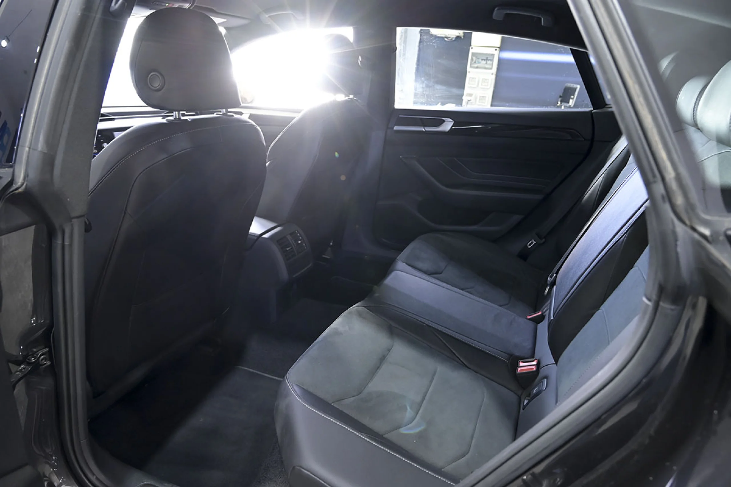 Volkswagen Arteon RLine 2.0 TDI 110kW 150CV DSG - Foto 16