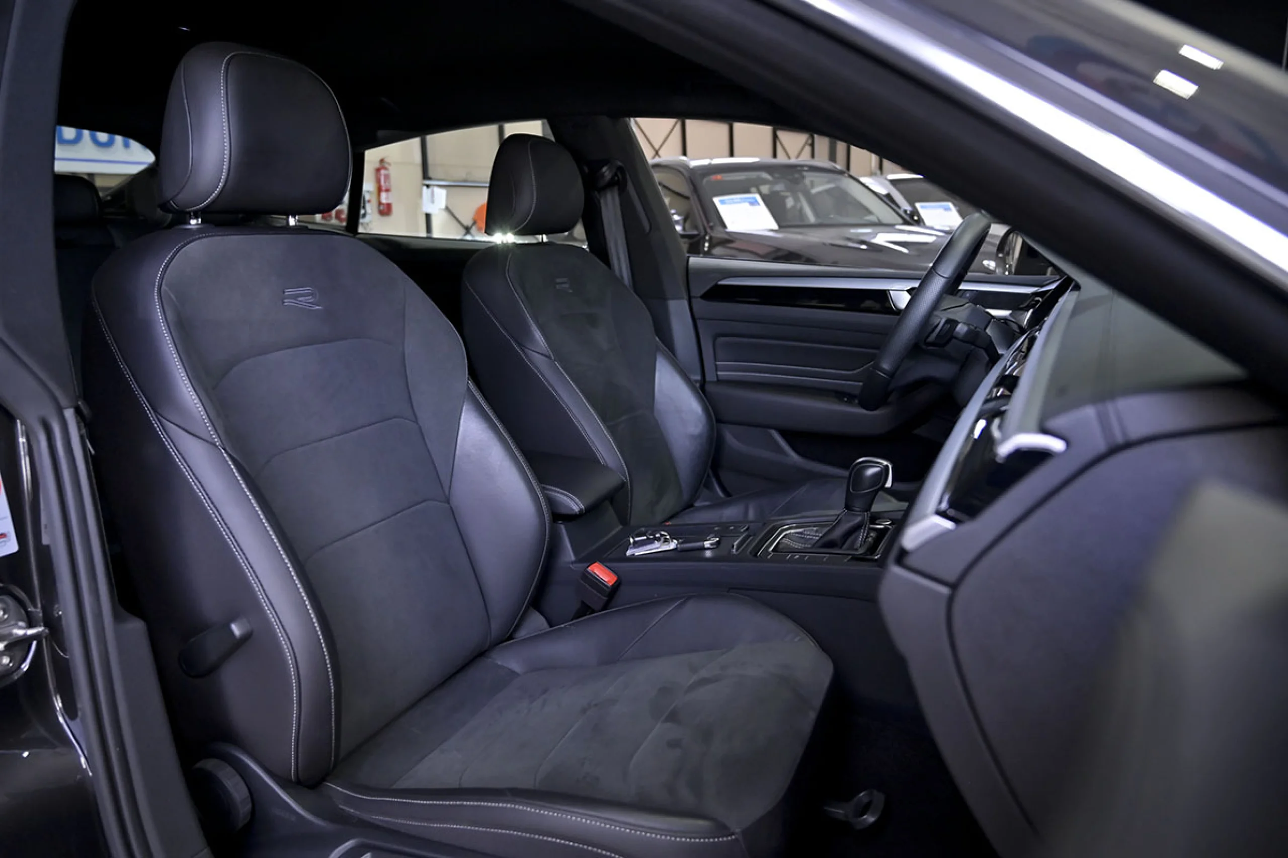 Volkswagen Arteon RLine 2.0 TDI 110kW 150CV DSG - Foto 29