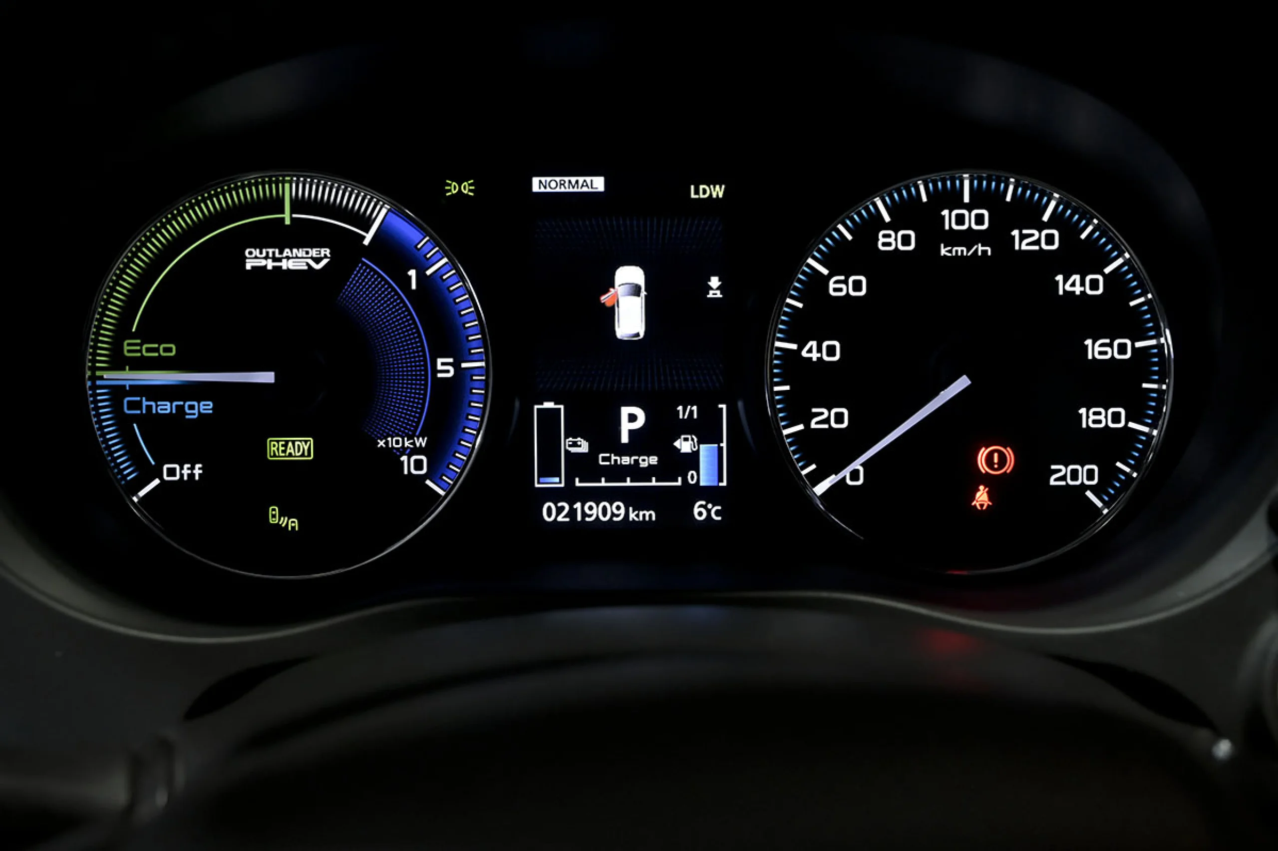 Mitsubishi Outlander 2.4 PHEV Kaiteki Auto 4WD - Foto 7