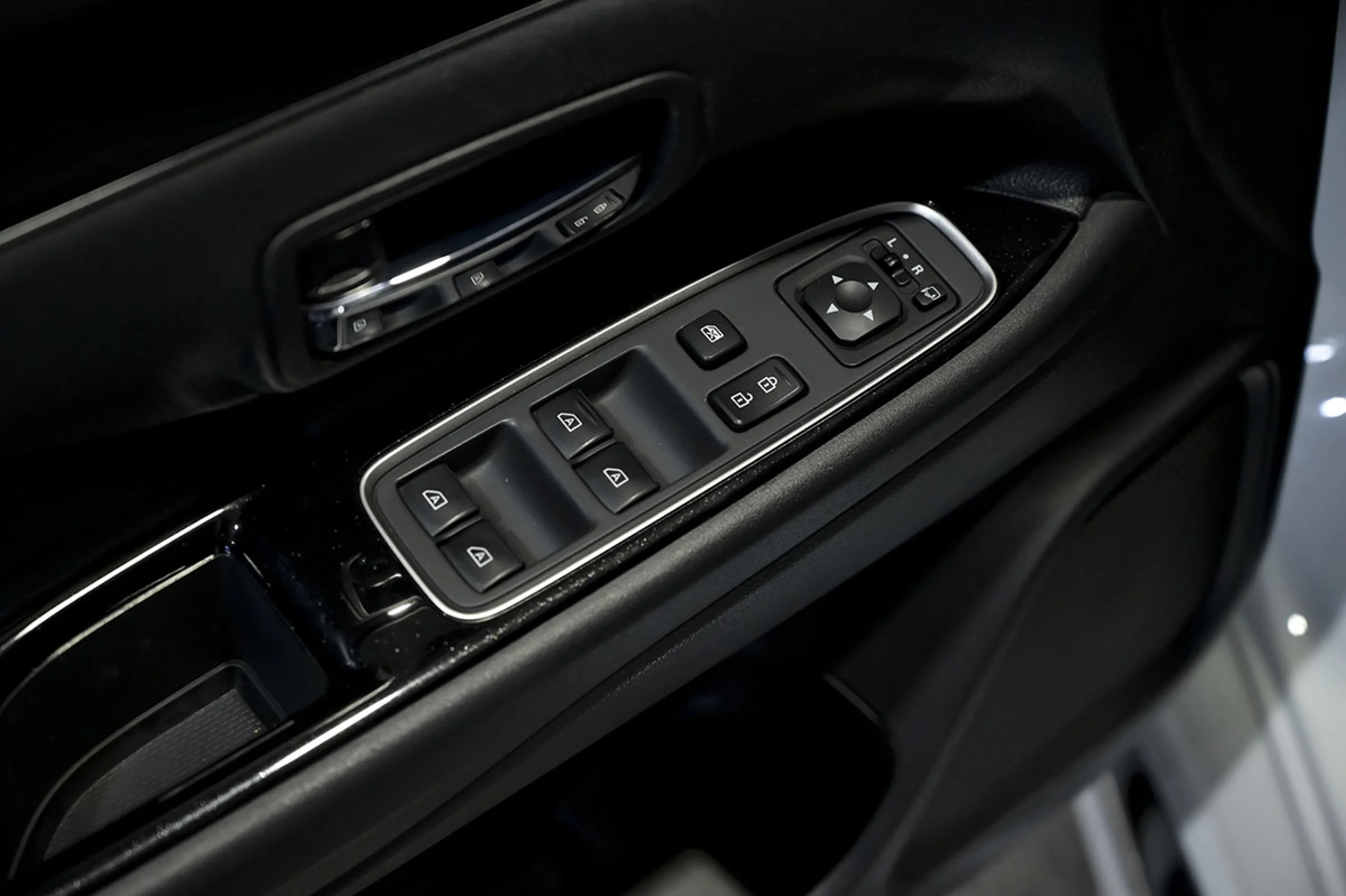 Mitsubishi Outlander 2.4 PHEV Kaiteki Auto 4WD - Foto 22