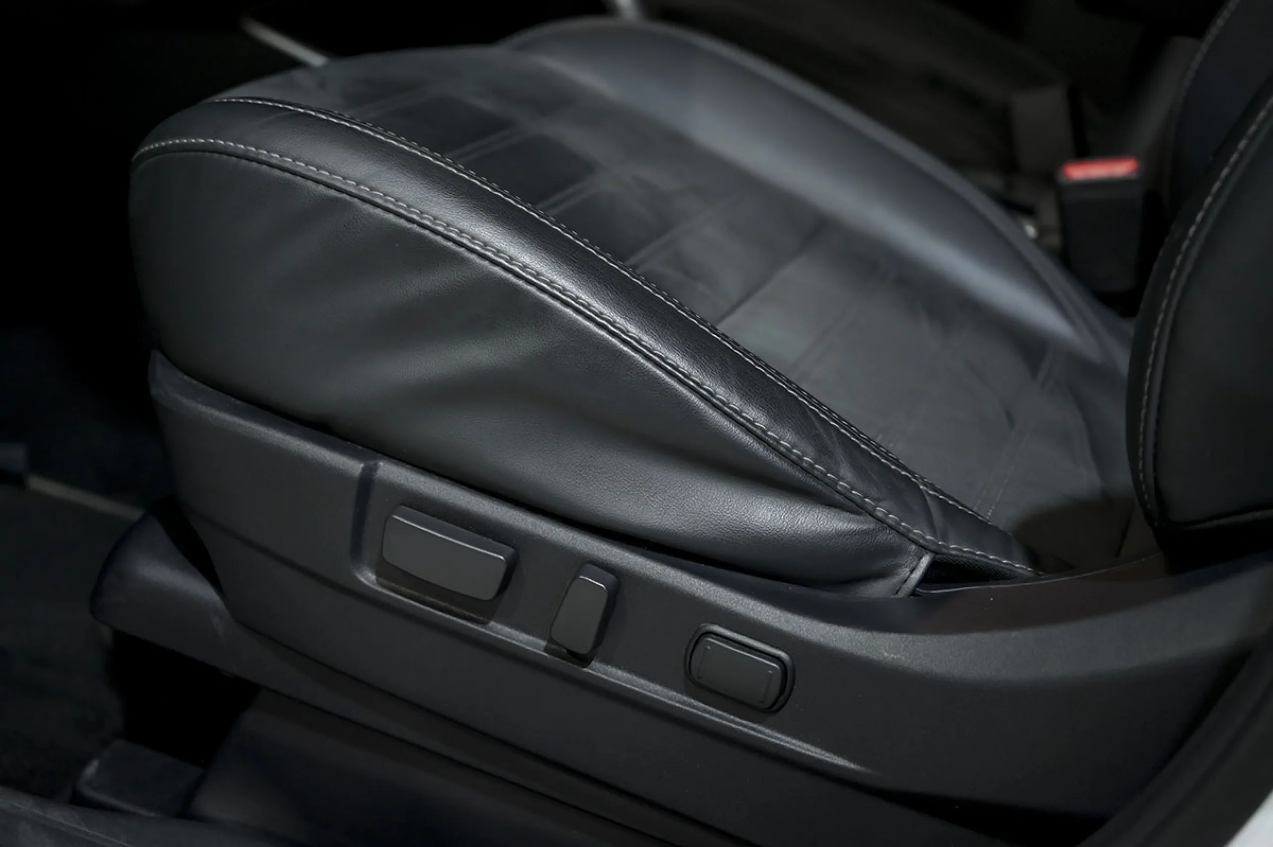 Mitsubishi Outlander 2.4 PHEV Kaiteki Auto 4WD - Foto 24