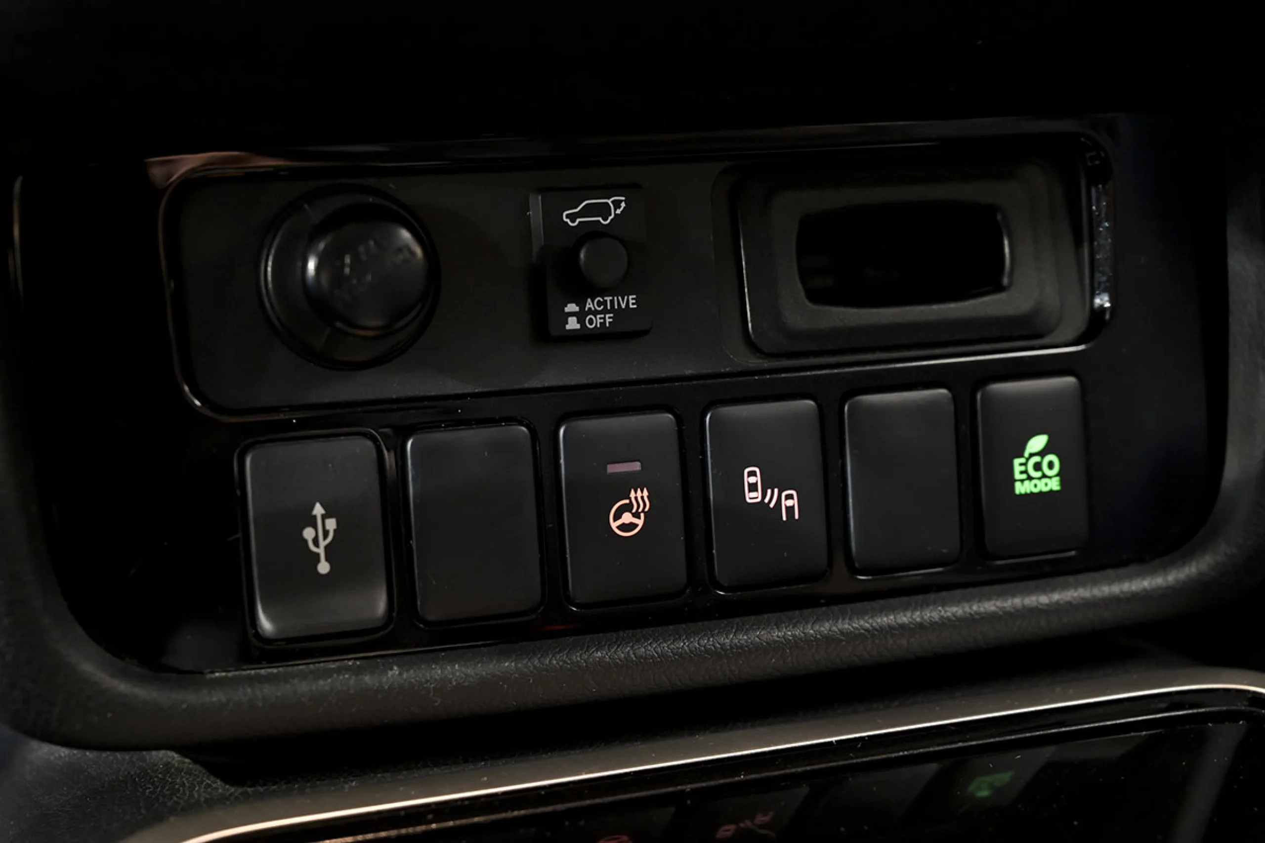 Mitsubishi Outlander 2.4 PHEV Kaiteki Auto 4WD - Foto 32