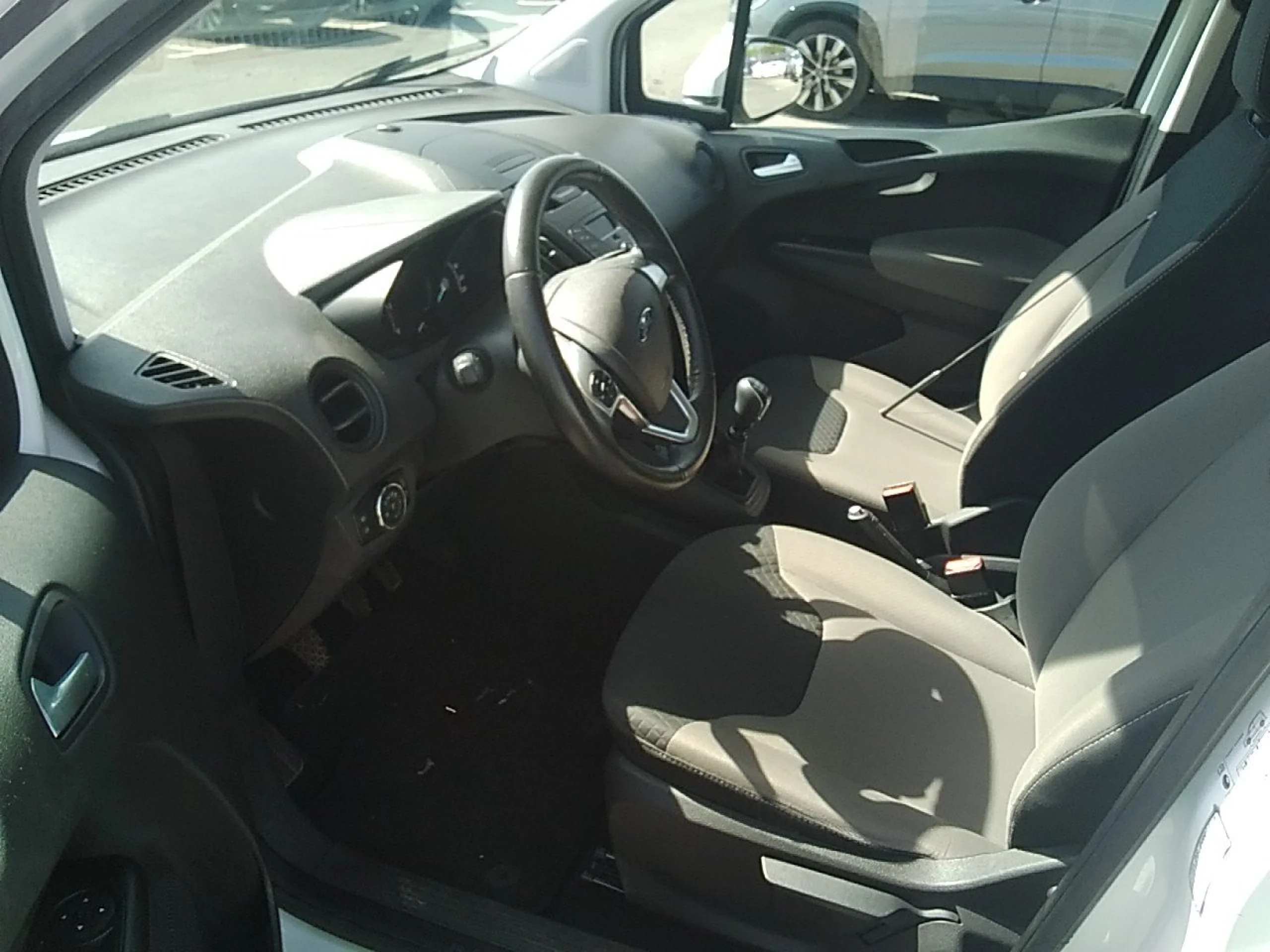 Ford Transit Courier Kombi 1.5 TDCi 56kW Trend GLP - Foto 7