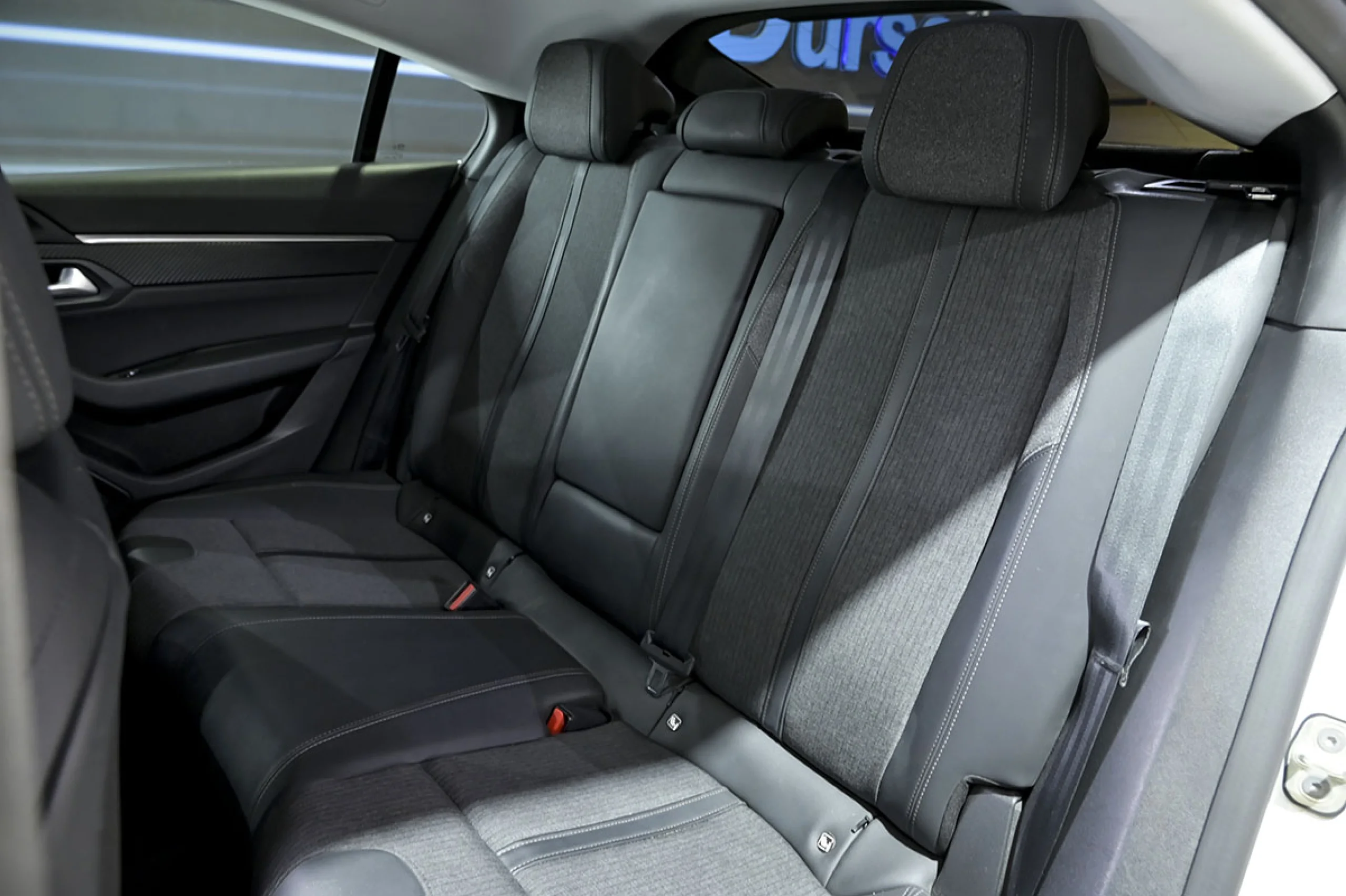 Peugeot 508 Hybrid 5P Allure 225 eEAT8 - Foto 21