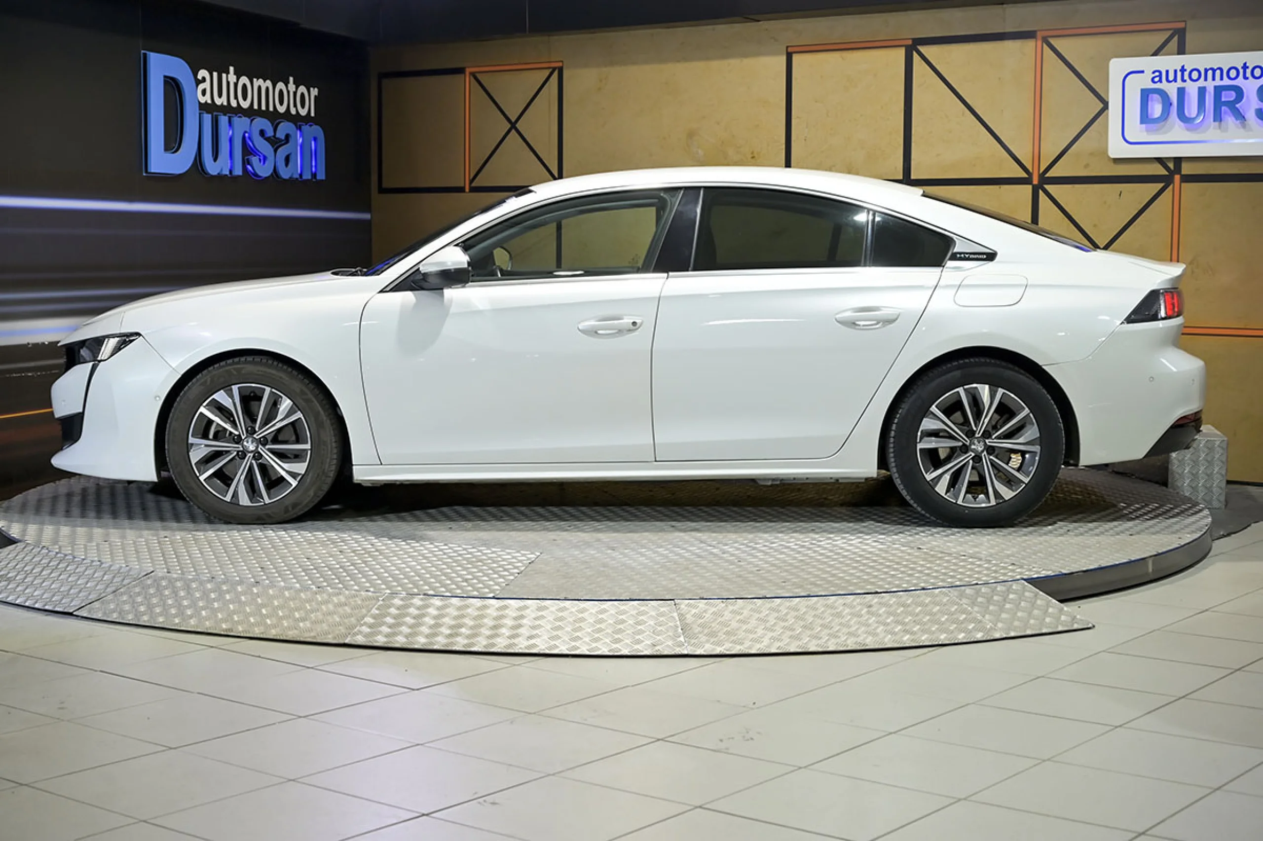 Peugeot 508 Hybrid 5P Allure 225 eEAT8 - Foto 8