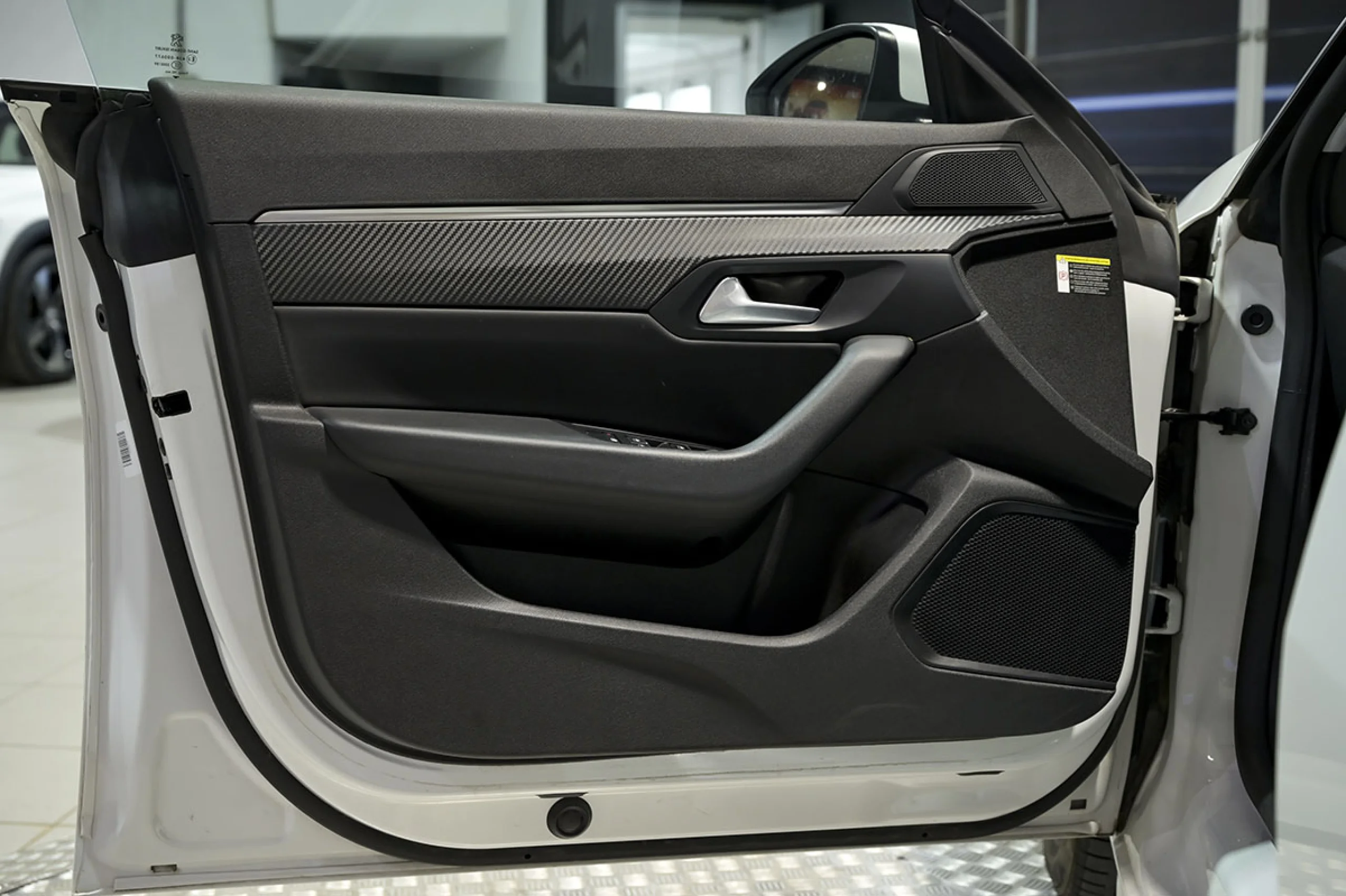 Peugeot 508 Hybrid 5P Allure 225 eEAT8 - Foto 23