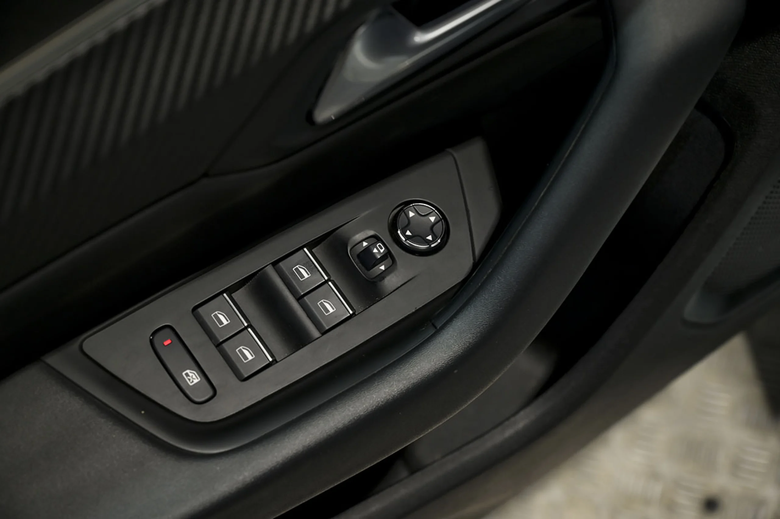 Peugeot 508 Hybrid 5P Allure 225 eEAT8 - Foto 24