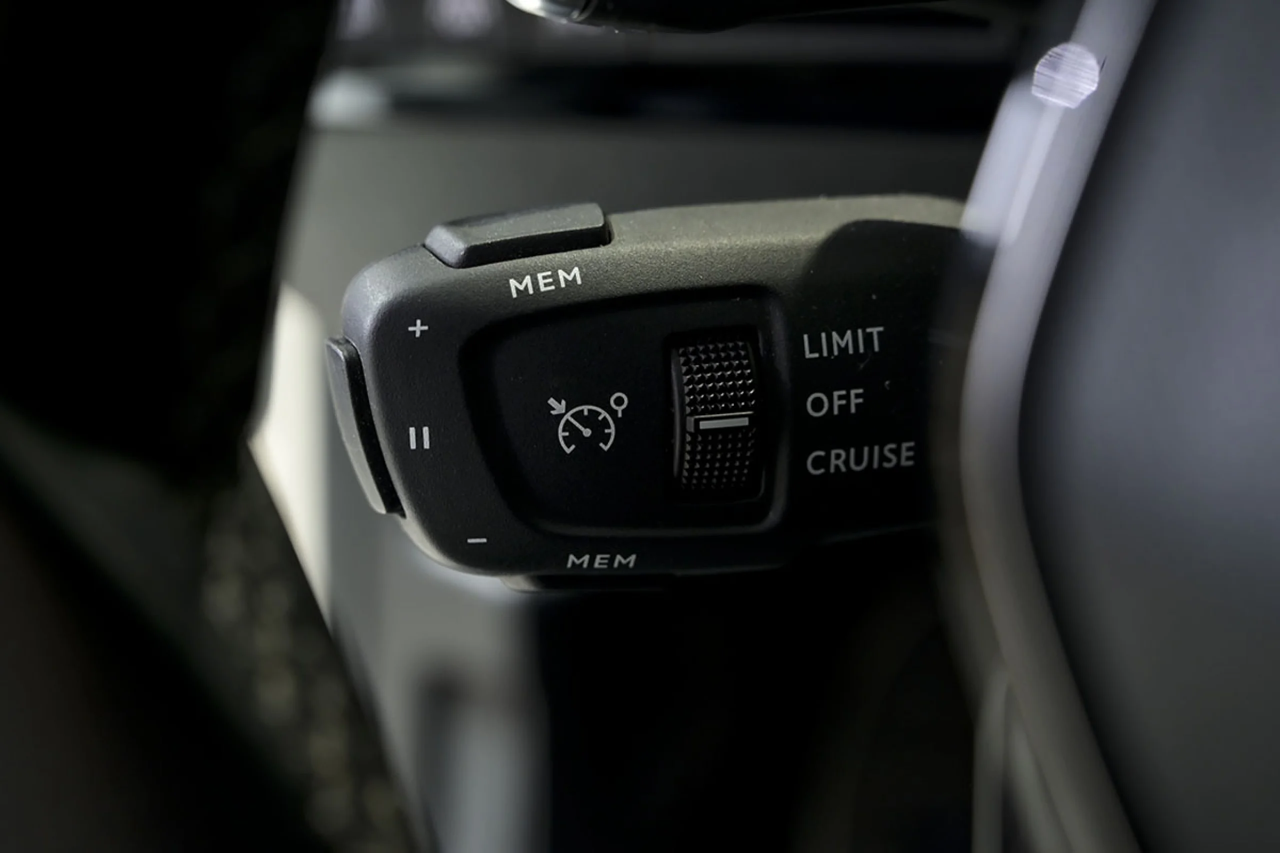 Peugeot 508 Hybrid 5P Allure 225 eEAT8 - Foto 28