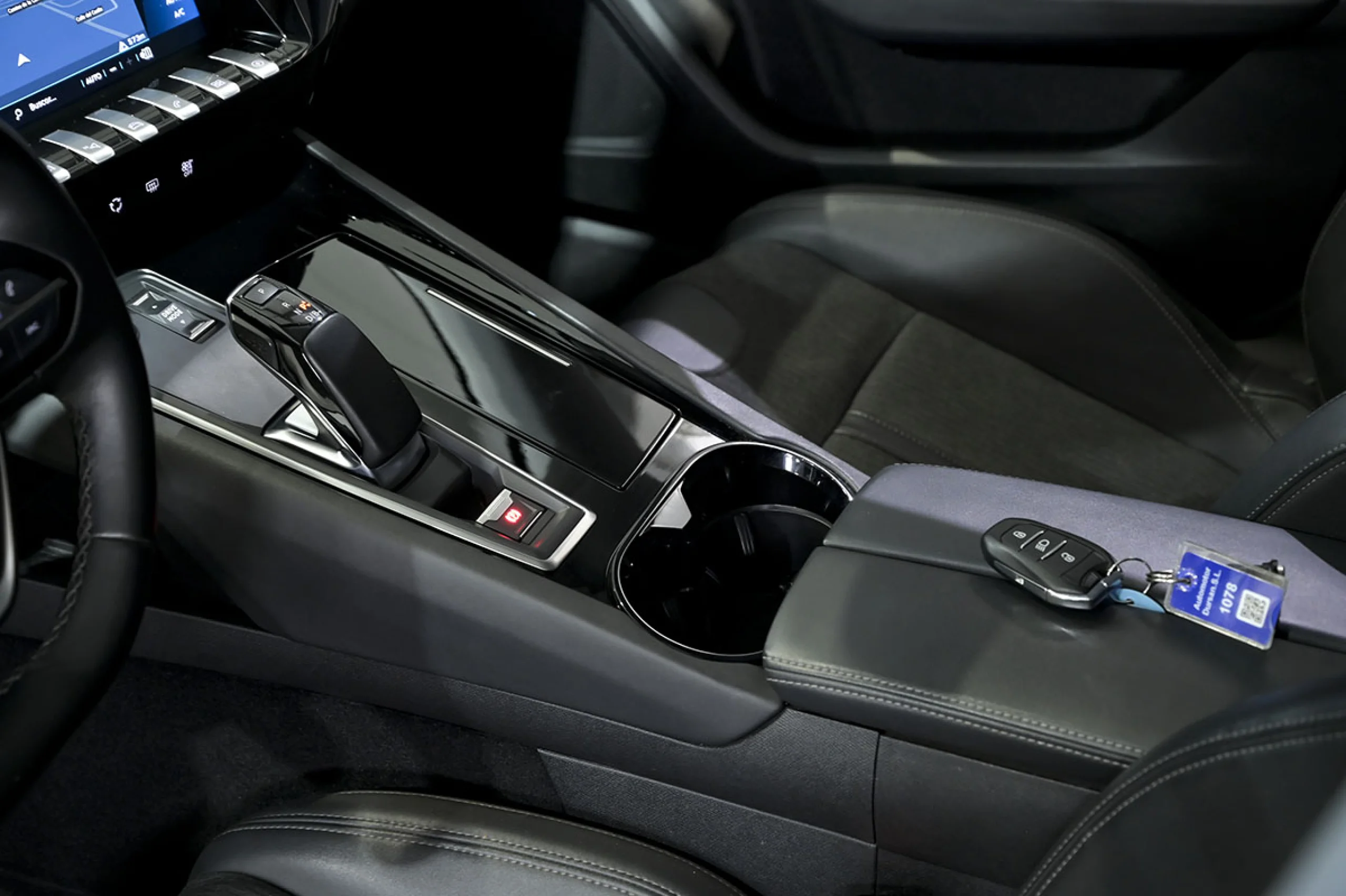 Peugeot 508 Hybrid 5P Allure 225 eEAT8 - Foto 40