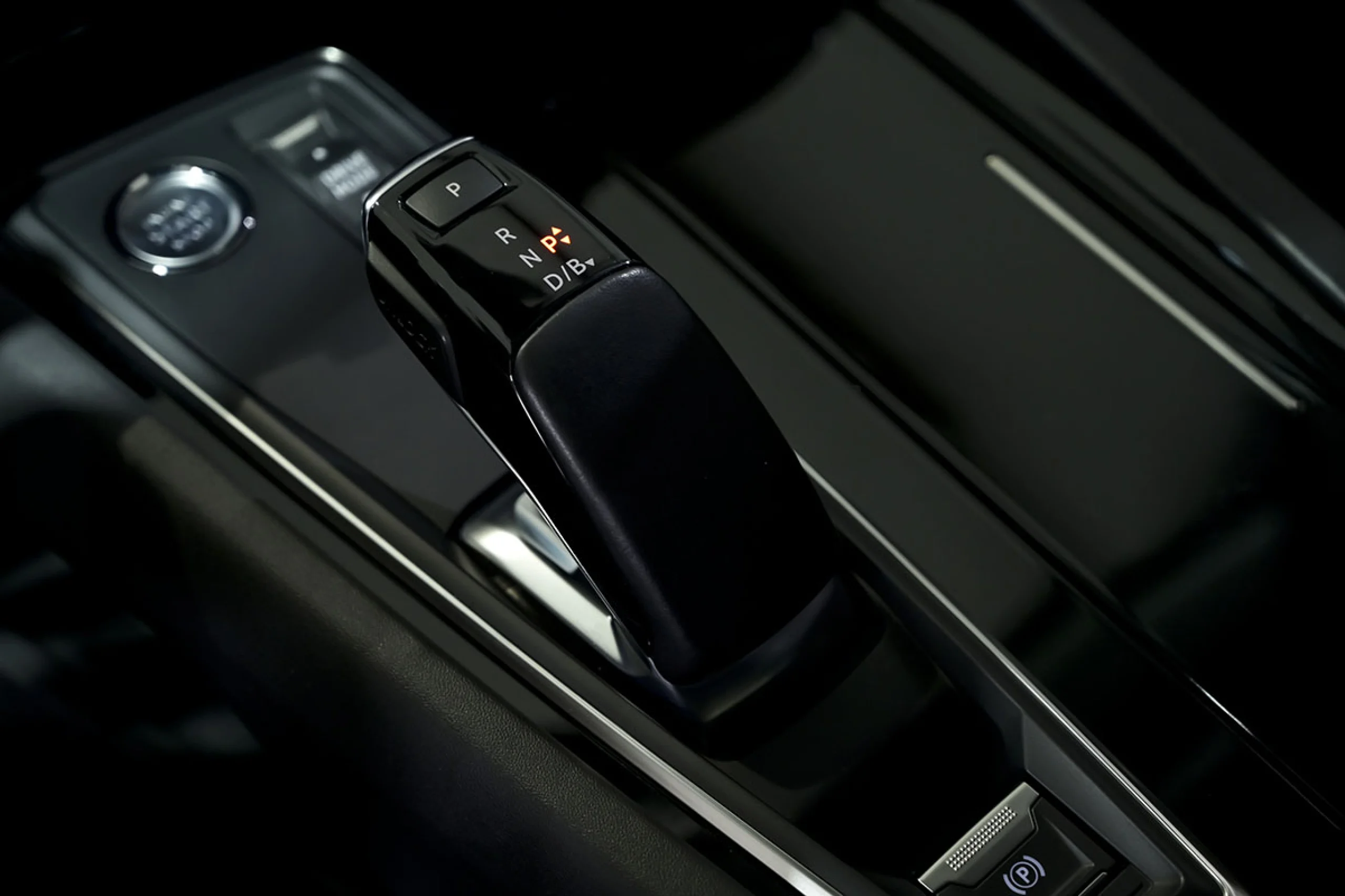 Peugeot 508 Hybrid 5P Allure 225 eEAT8 - Foto 41