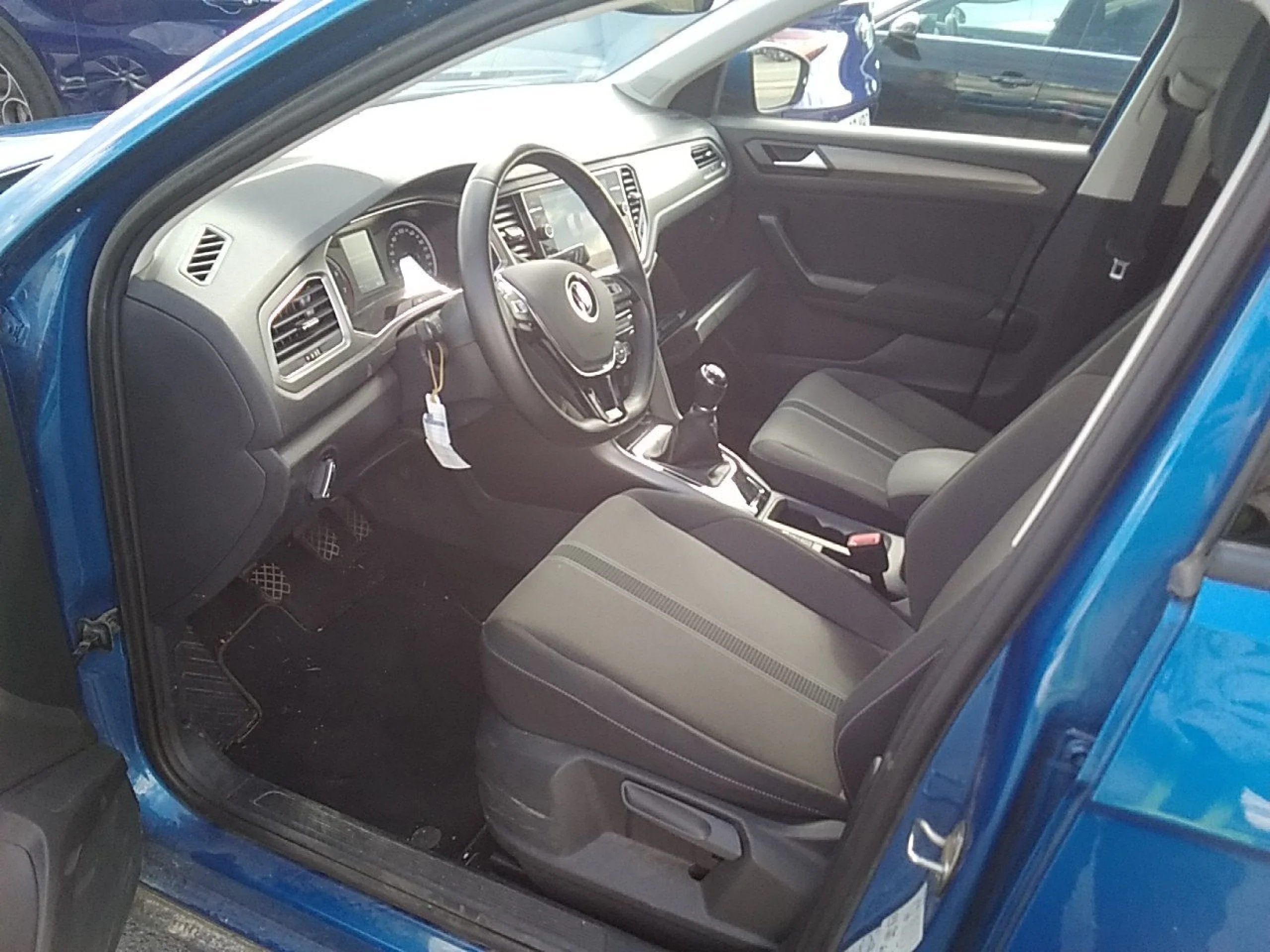 Volkswagen T-Roc Advance R-Line 1.0 TSI 81kW (110CV) - Foto 7