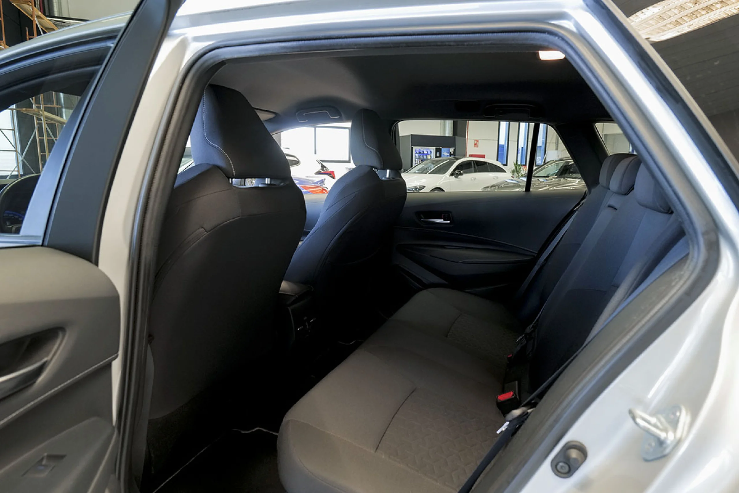 Toyota Corolla 2.0 180H FEEL ECVT TOURING SPORT - Foto 14