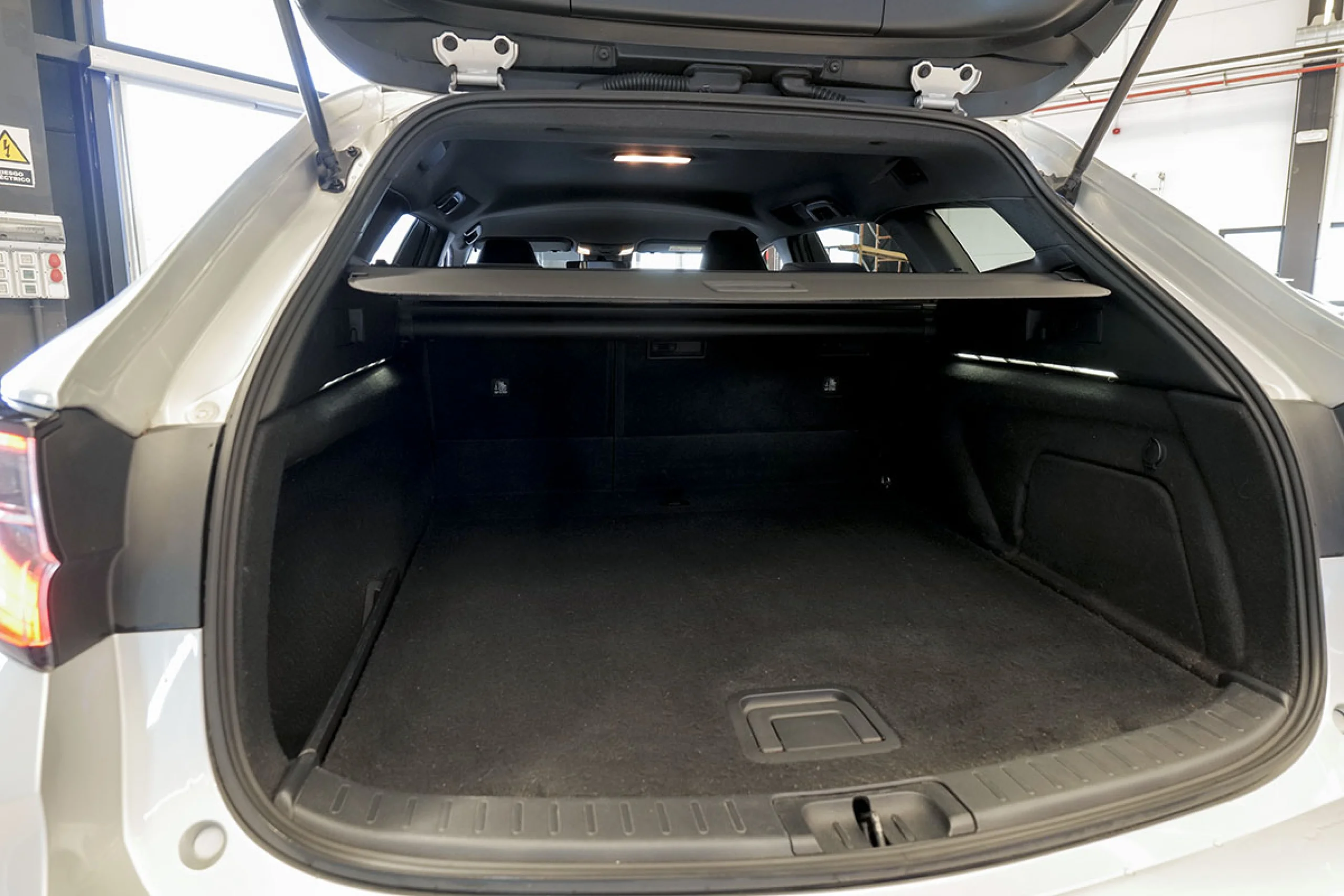 Toyota Corolla 2.0 180H FEEL ECVT TOURING SPORT - Foto 11