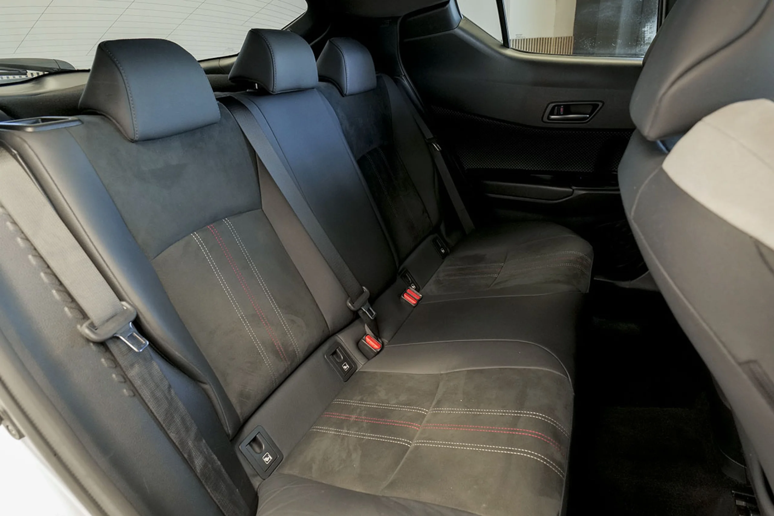 Toyota C-HR 2.0 180H GR Sport - Foto 15