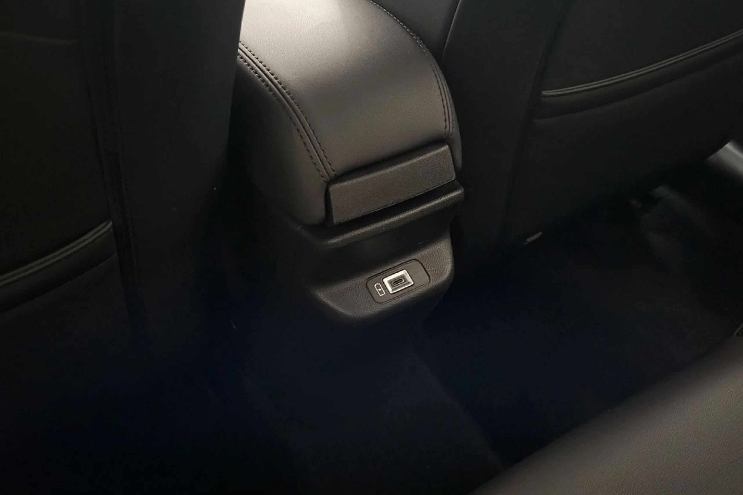 Jeep Avenger 1.2 G 74kW 100CV Altitude - Foto 20