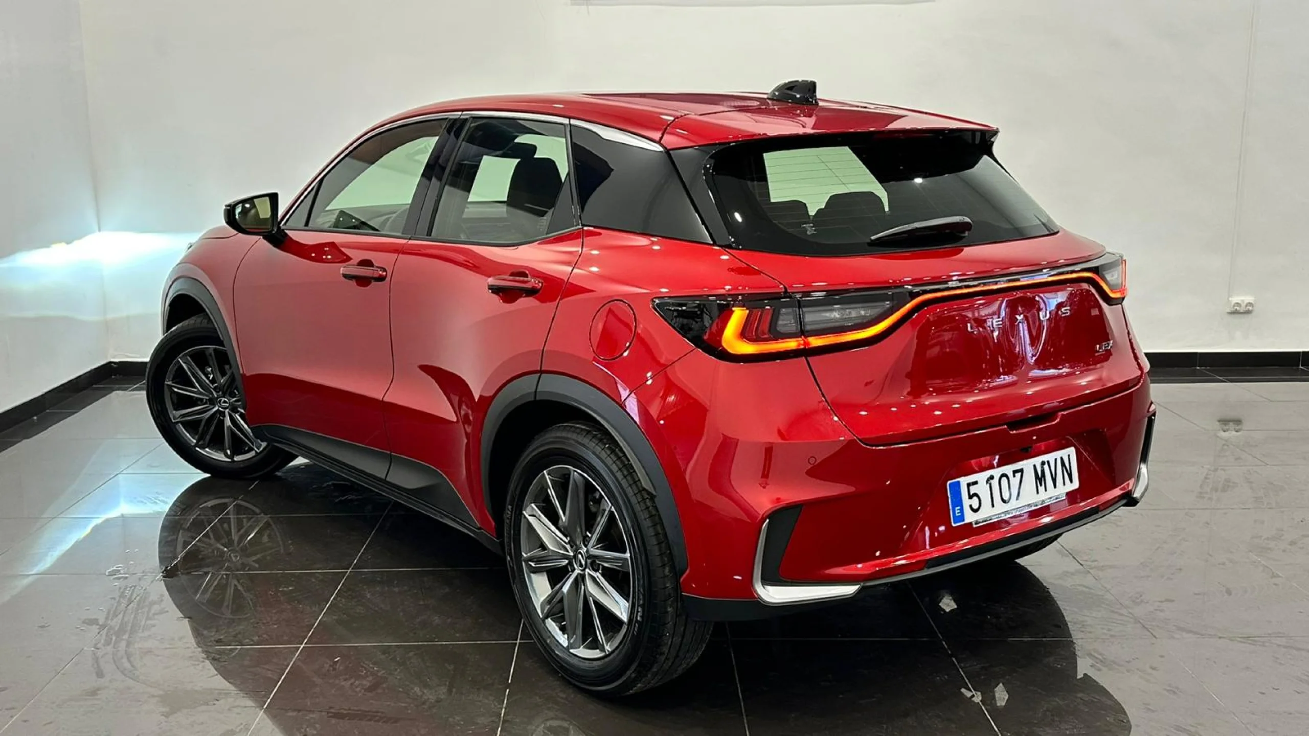 Lexus LBX 1.5 136cv HEV Elegant Black - Foto 3