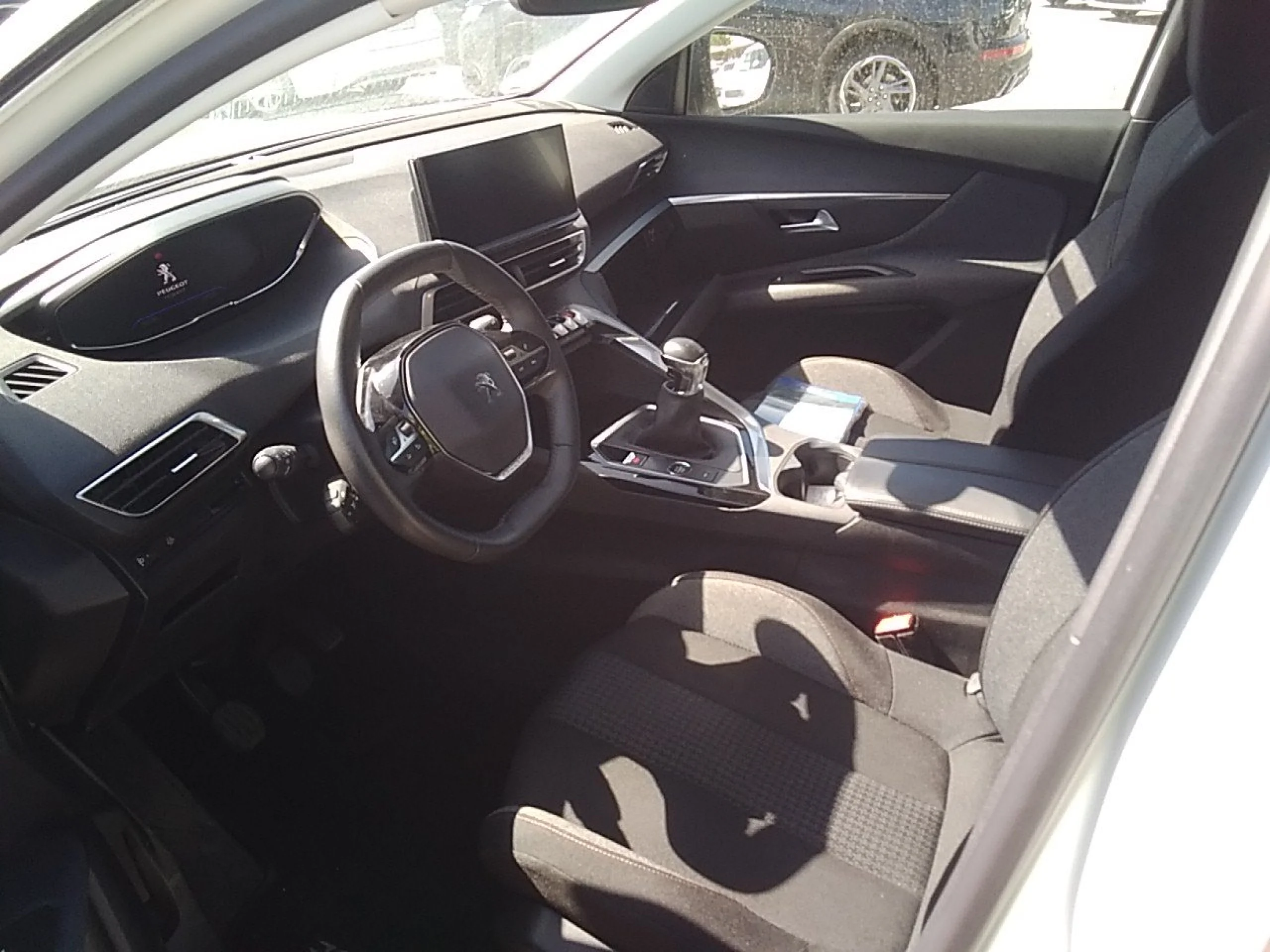 Peugeot 3008 1.5 BlueHDi 96kW (130CV) S&amp;S Active Pack - Foto 7