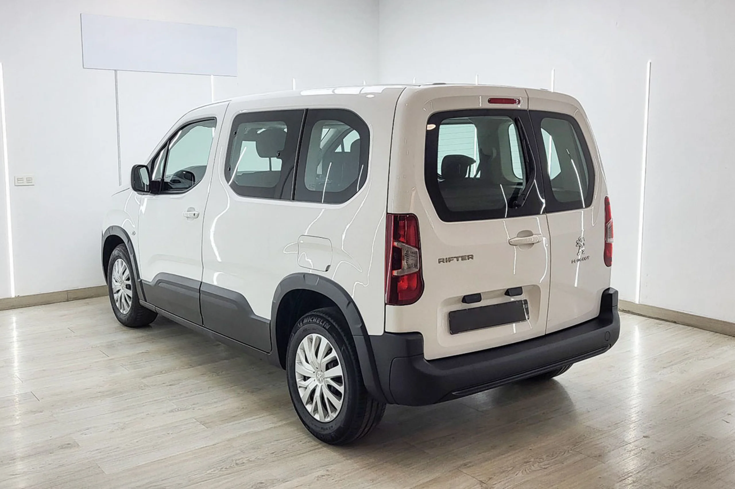 Peugeot Rifter Active Standard BlueHDi 73kW - Foto 4