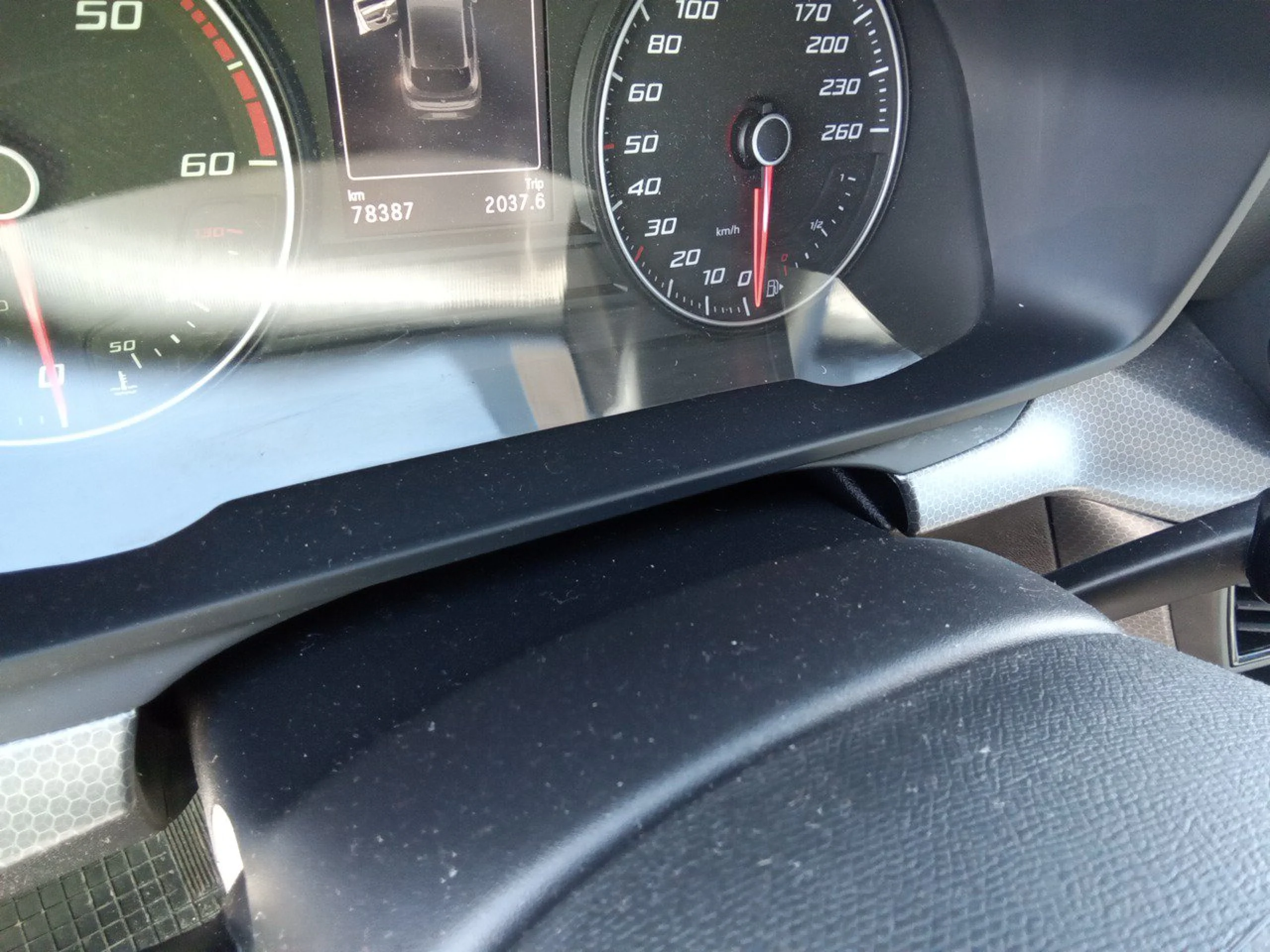 Seat Leon 2.0 TDI 85kW S&amp;S Reference Go - Foto 8