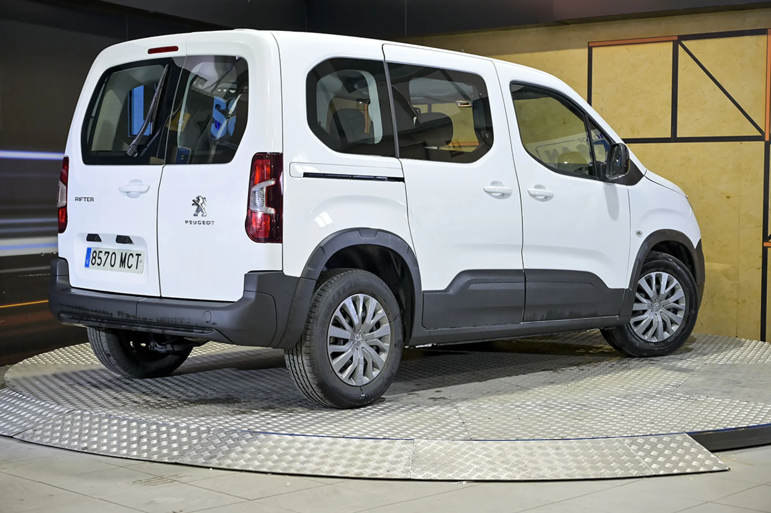 Peugeot Rifter Active Pack Standard BlueHDi 73kW - Foto 5