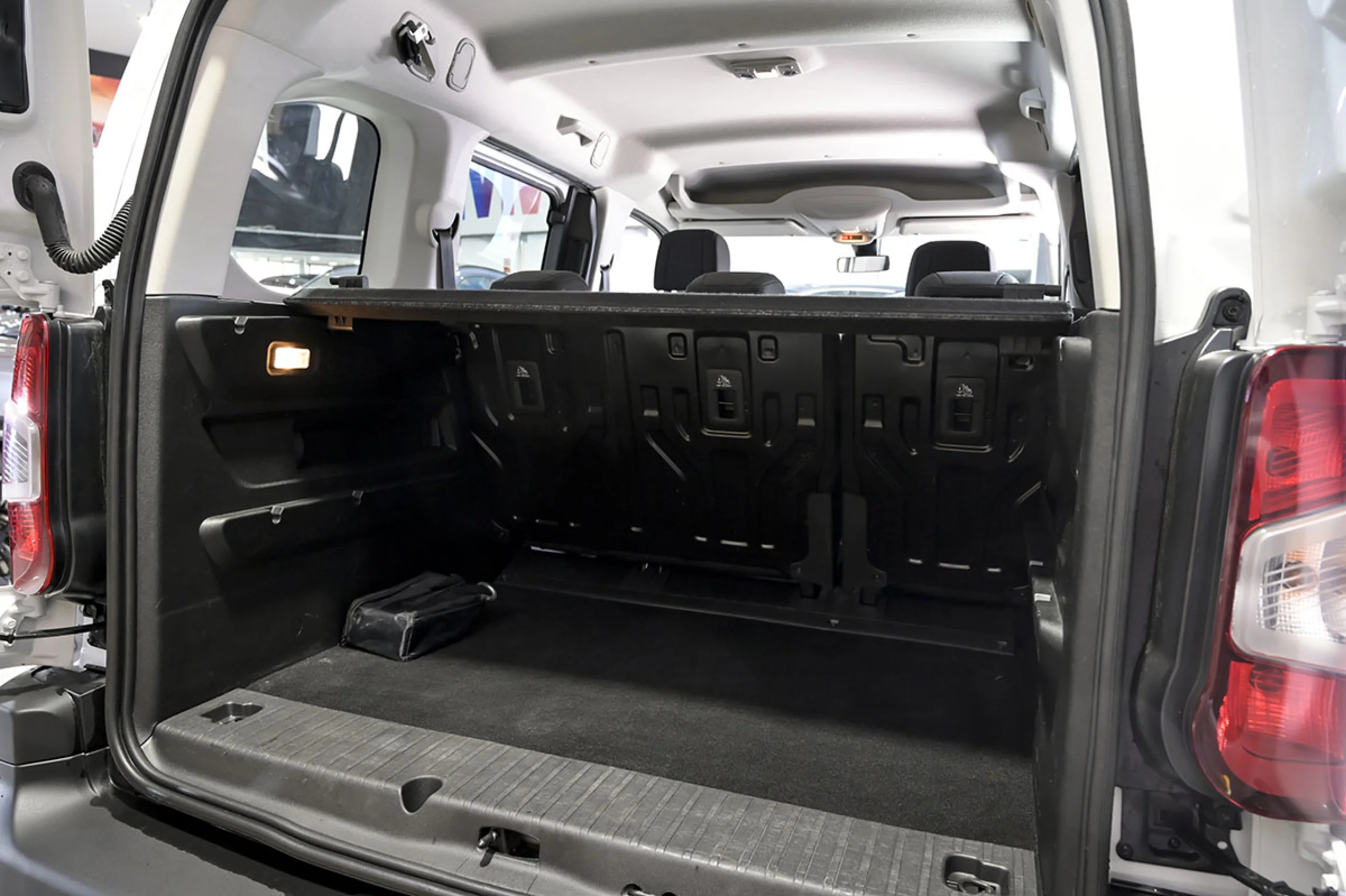 Peugeot Rifter Active Pack Standard BlueHDi 73kW - Foto 13