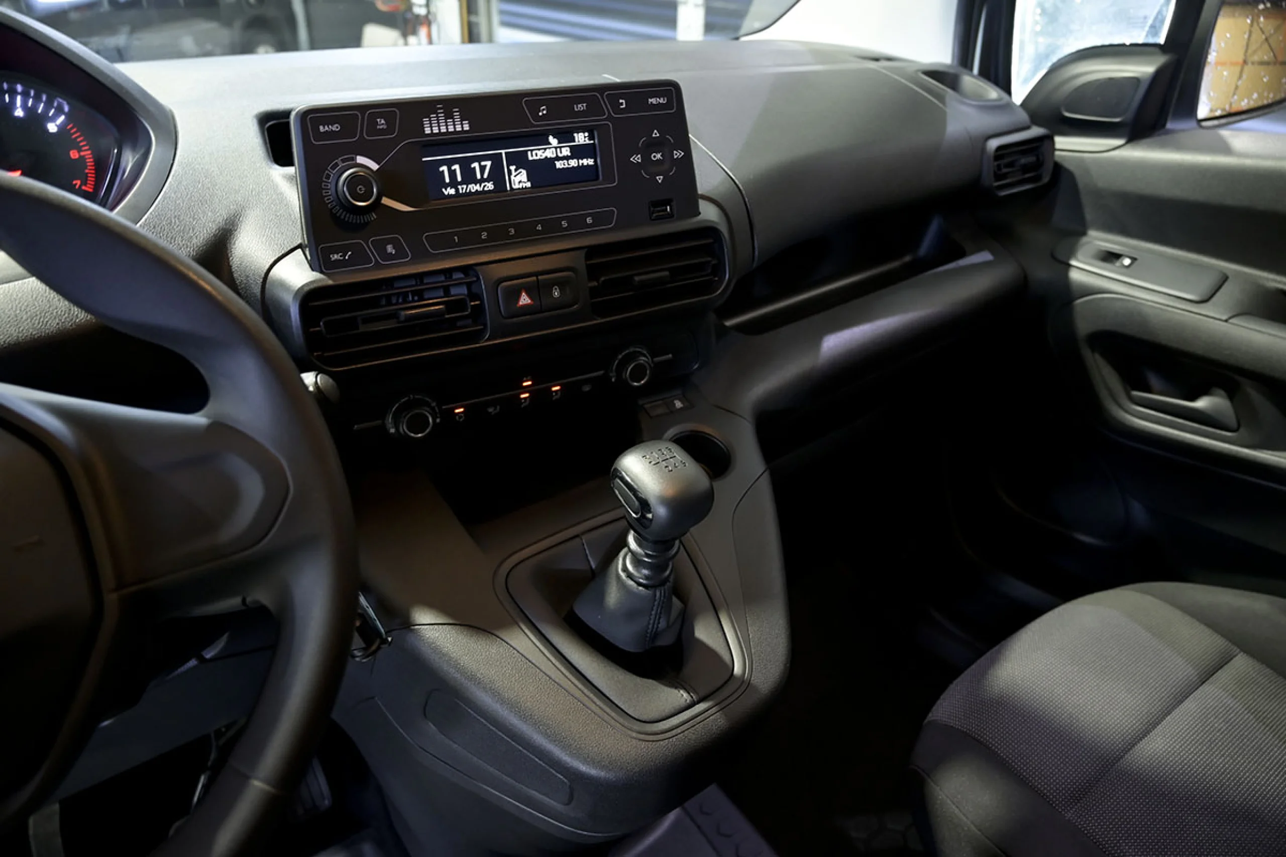 Peugeot Rifter Active Pack Standard BlueHDi 73kW - Foto 27