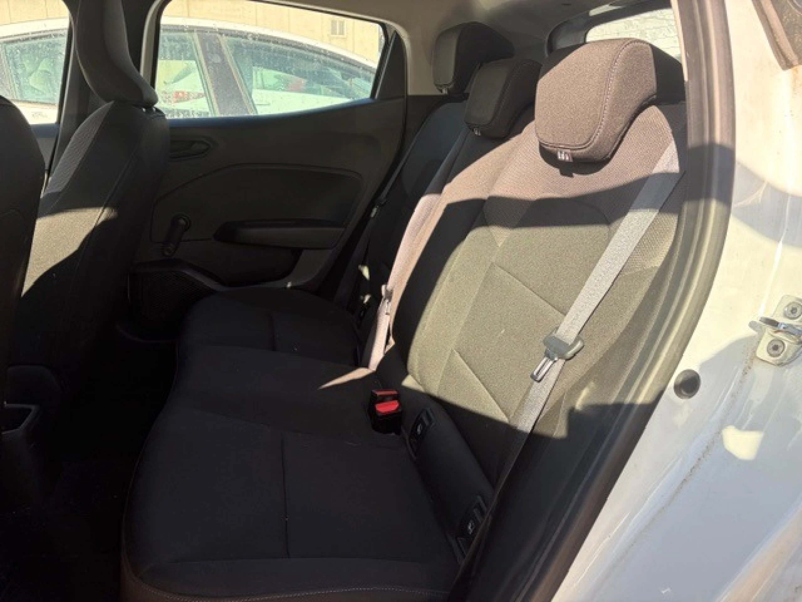 Renault Clio Authentic SCe 49 kW (67CV) - Foto 8