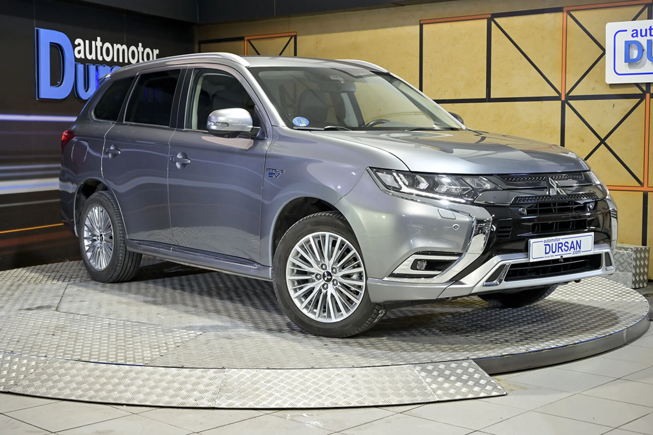 Mitsubishi Outlander 2.4 PHEV Kaiteki Auto 4WD - Foto 3