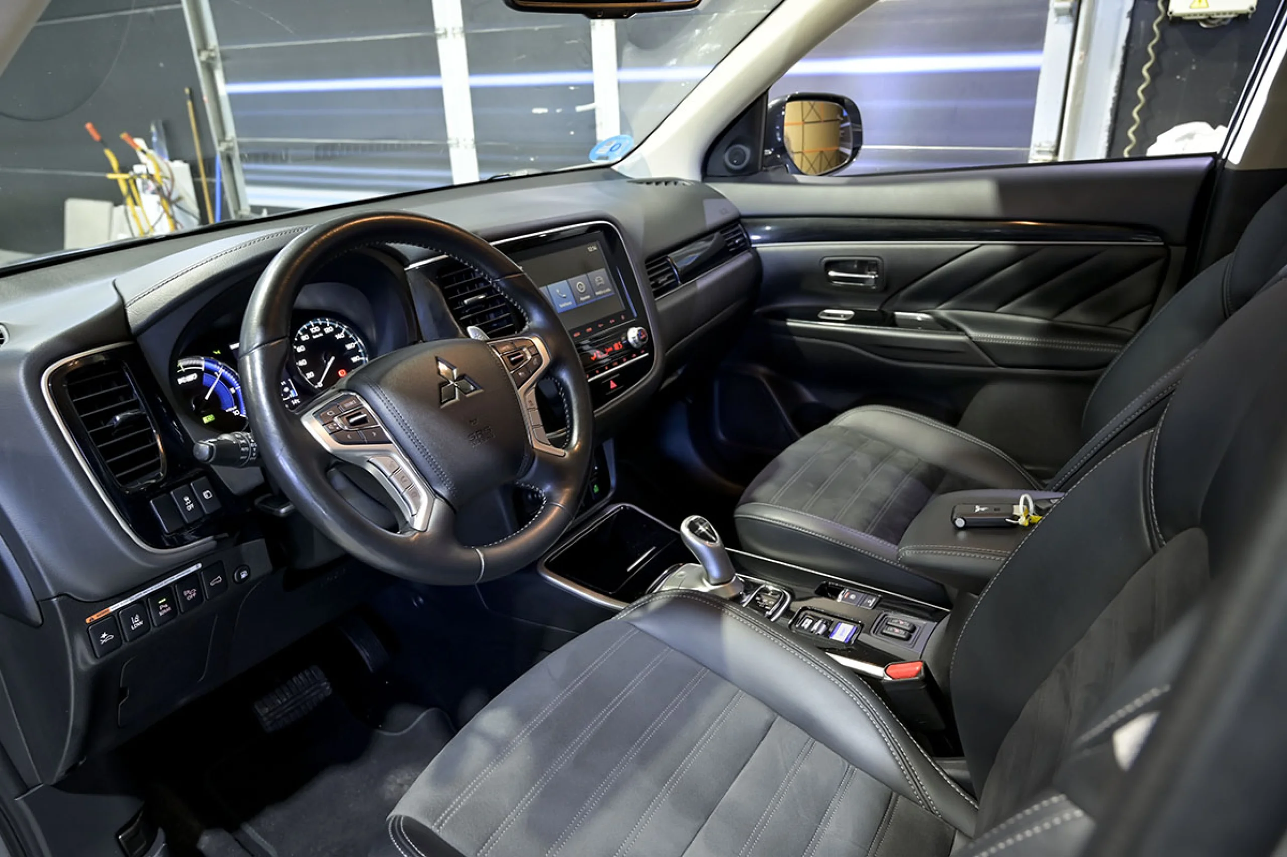 Mitsubishi Outlander 2.4 PHEV Kaiteki Auto 4WD - Foto 6