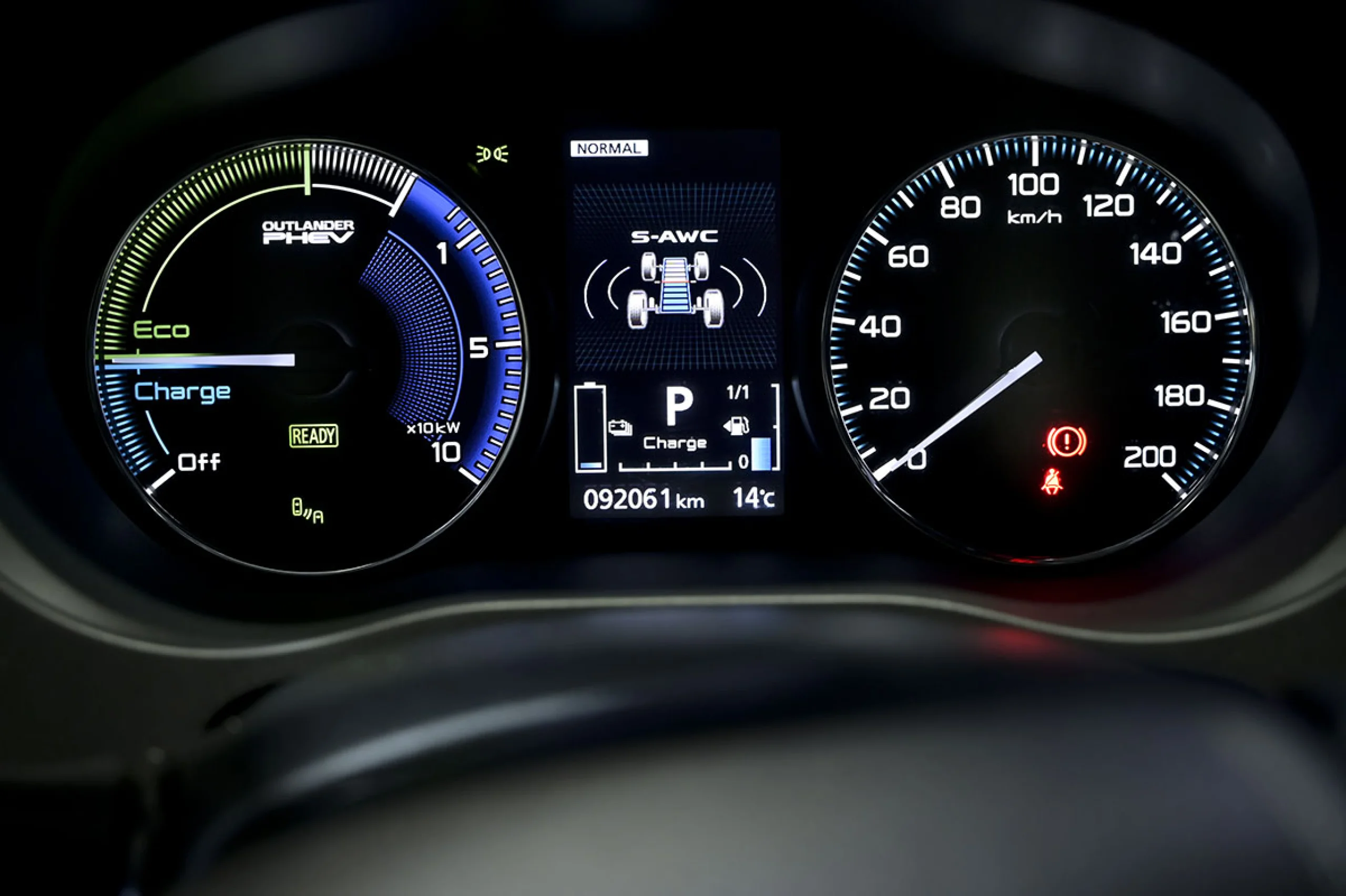 Mitsubishi Outlander 2.4 PHEV Kaiteki Auto 4WD - Foto 7