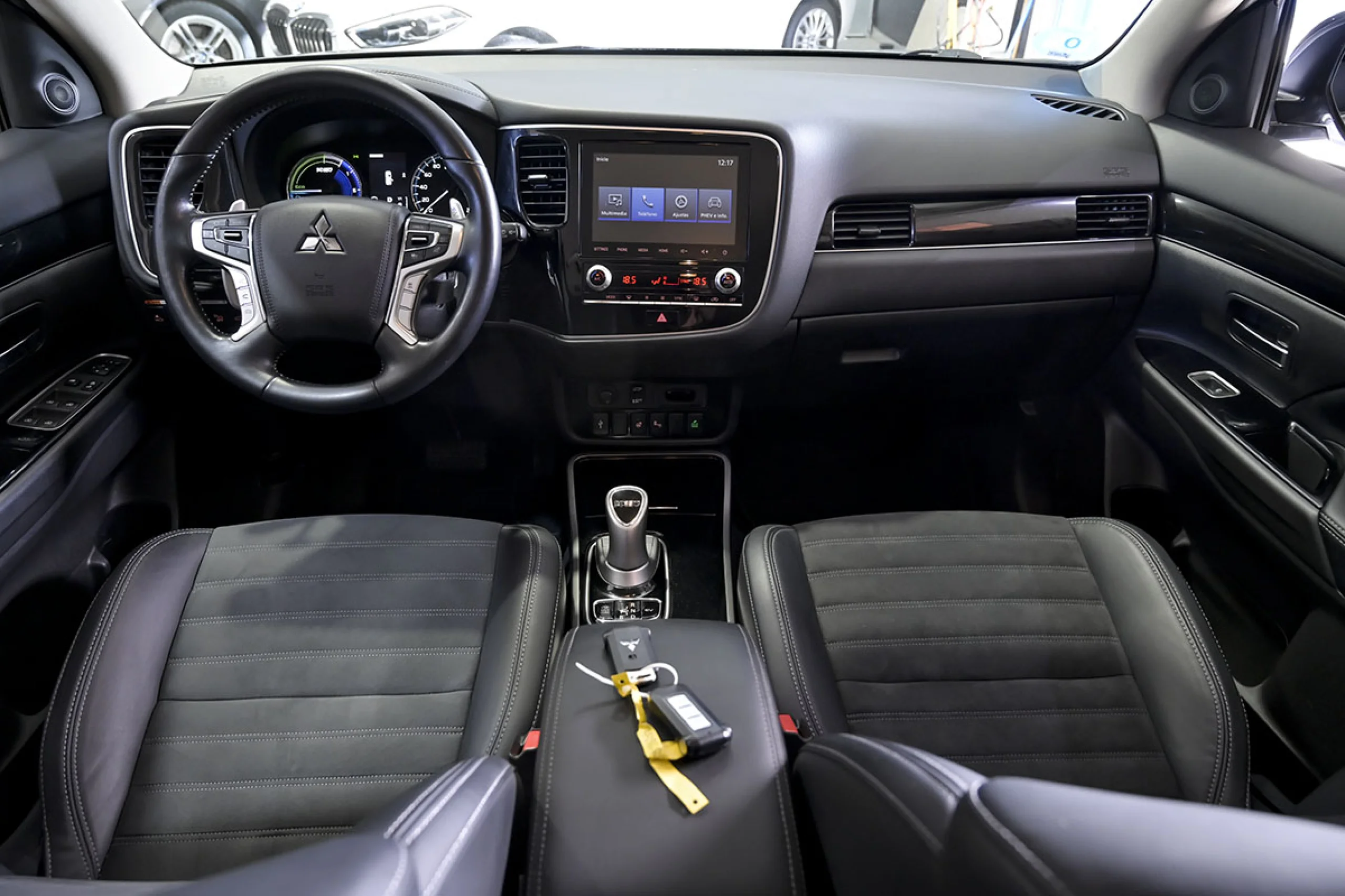 Mitsubishi Outlander 2.4 PHEV Kaiteki Auto 4WD - Foto 8