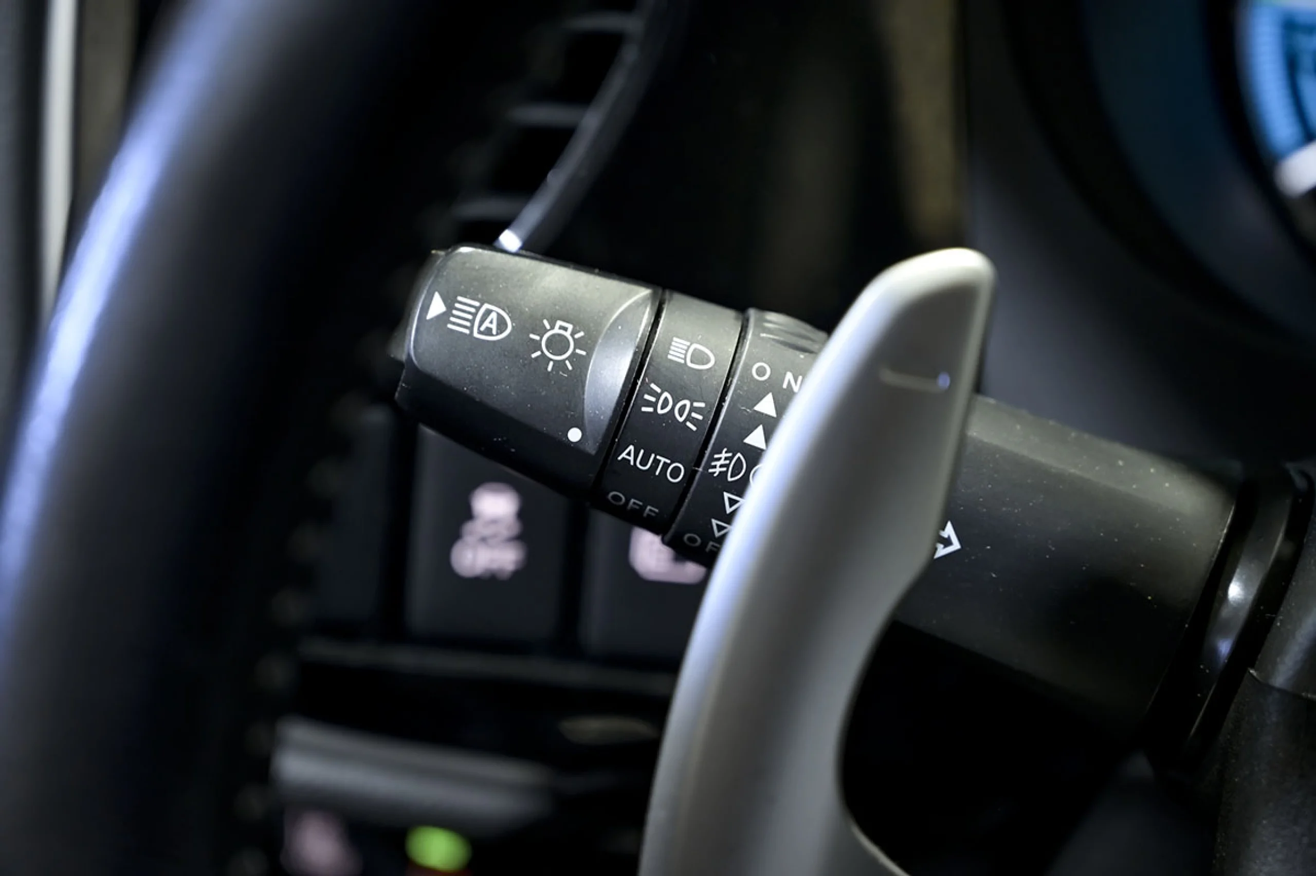 Mitsubishi Outlander 2.4 PHEV Kaiteki Auto 4WD - Foto 27