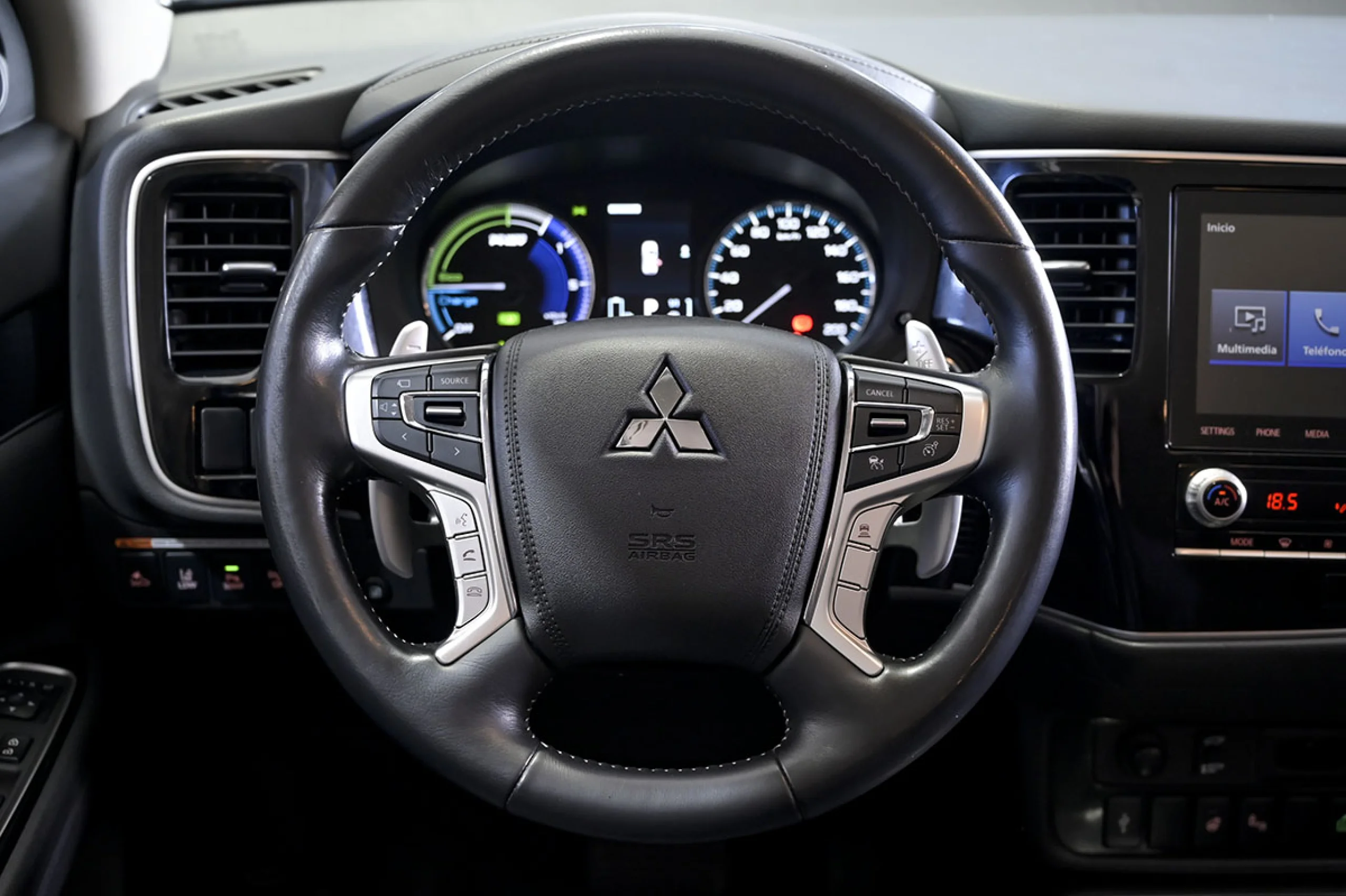 Mitsubishi Outlander 2.4 PHEV Kaiteki Auto 4WD - Foto 39