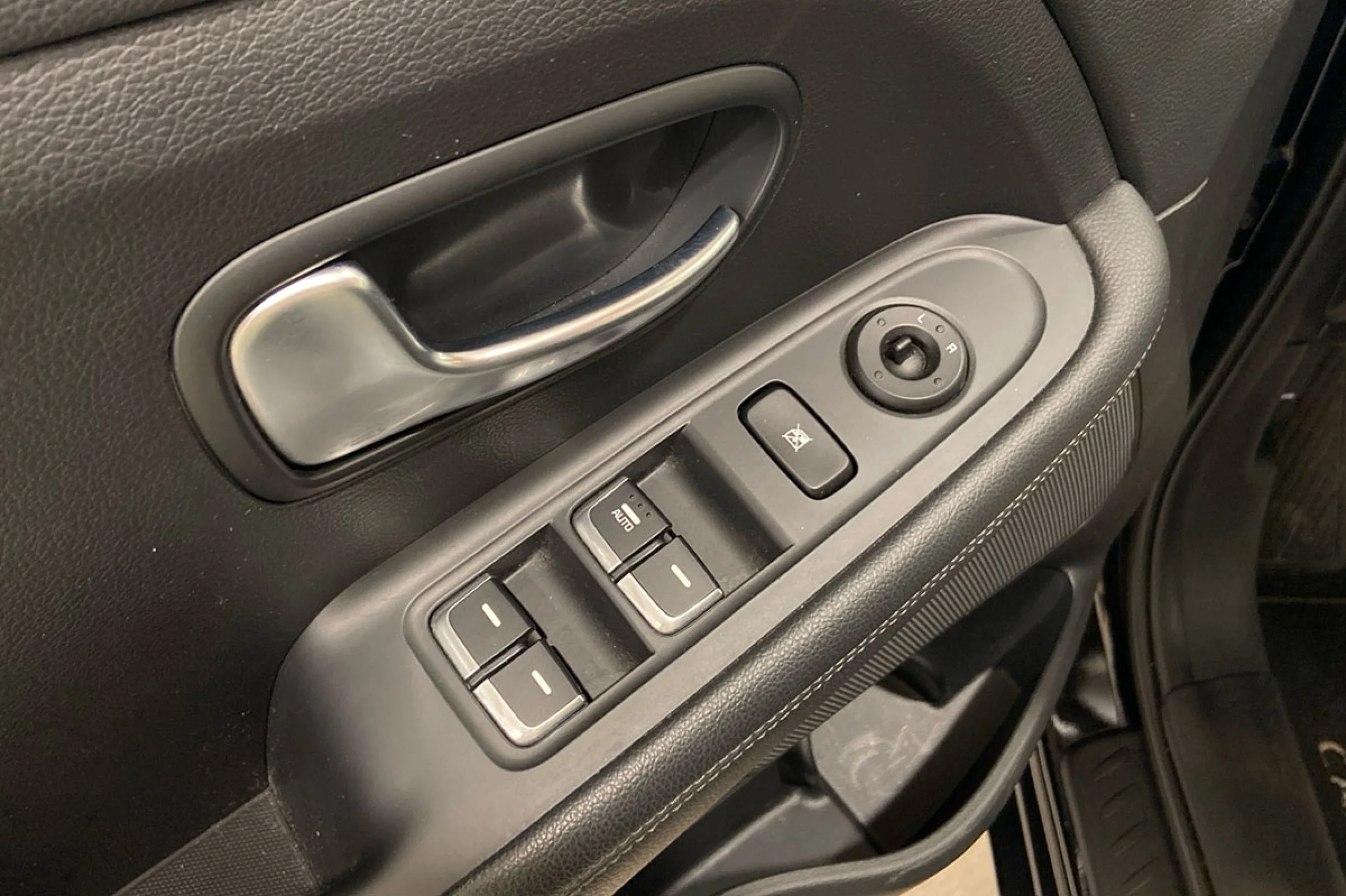 Kia Carens 1.6 GDi 99kW 135CV Concept - Foto 25