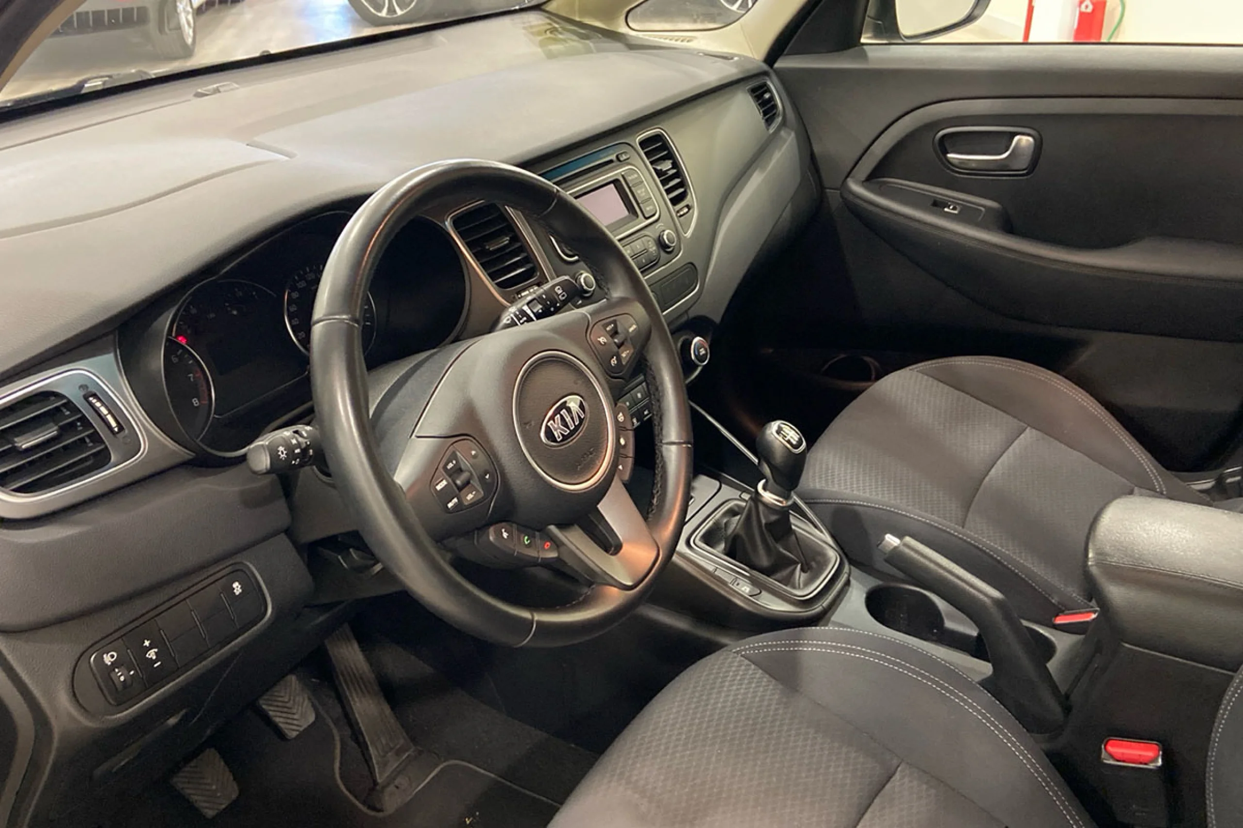 Kia Carens 1.6 GDi 99kW 135CV Concept - Foto 6