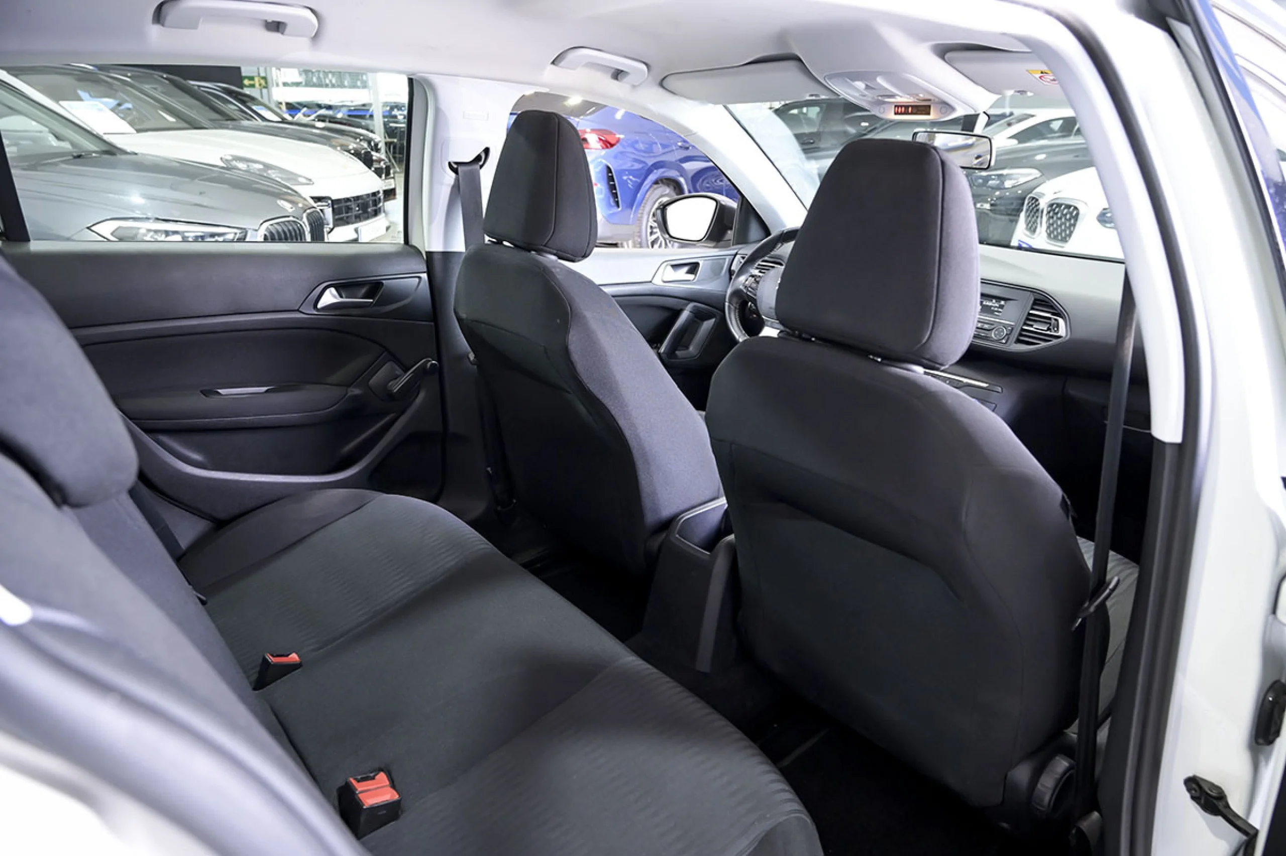 Peugeot 308 5P Active BlueHDi 100 SS - Foto 15