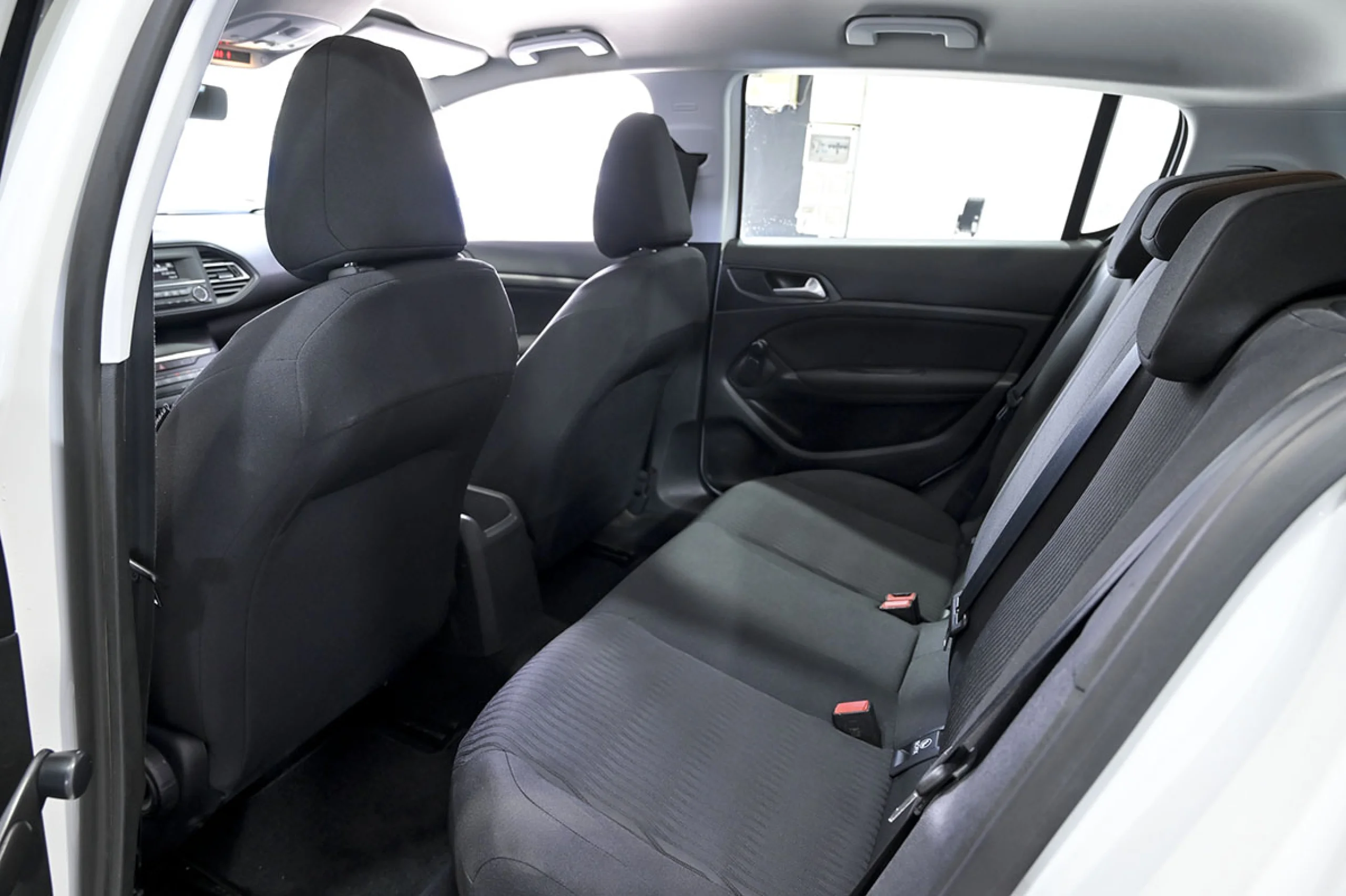 Peugeot 308 5P Active BlueHDi 100 SS - Foto 16