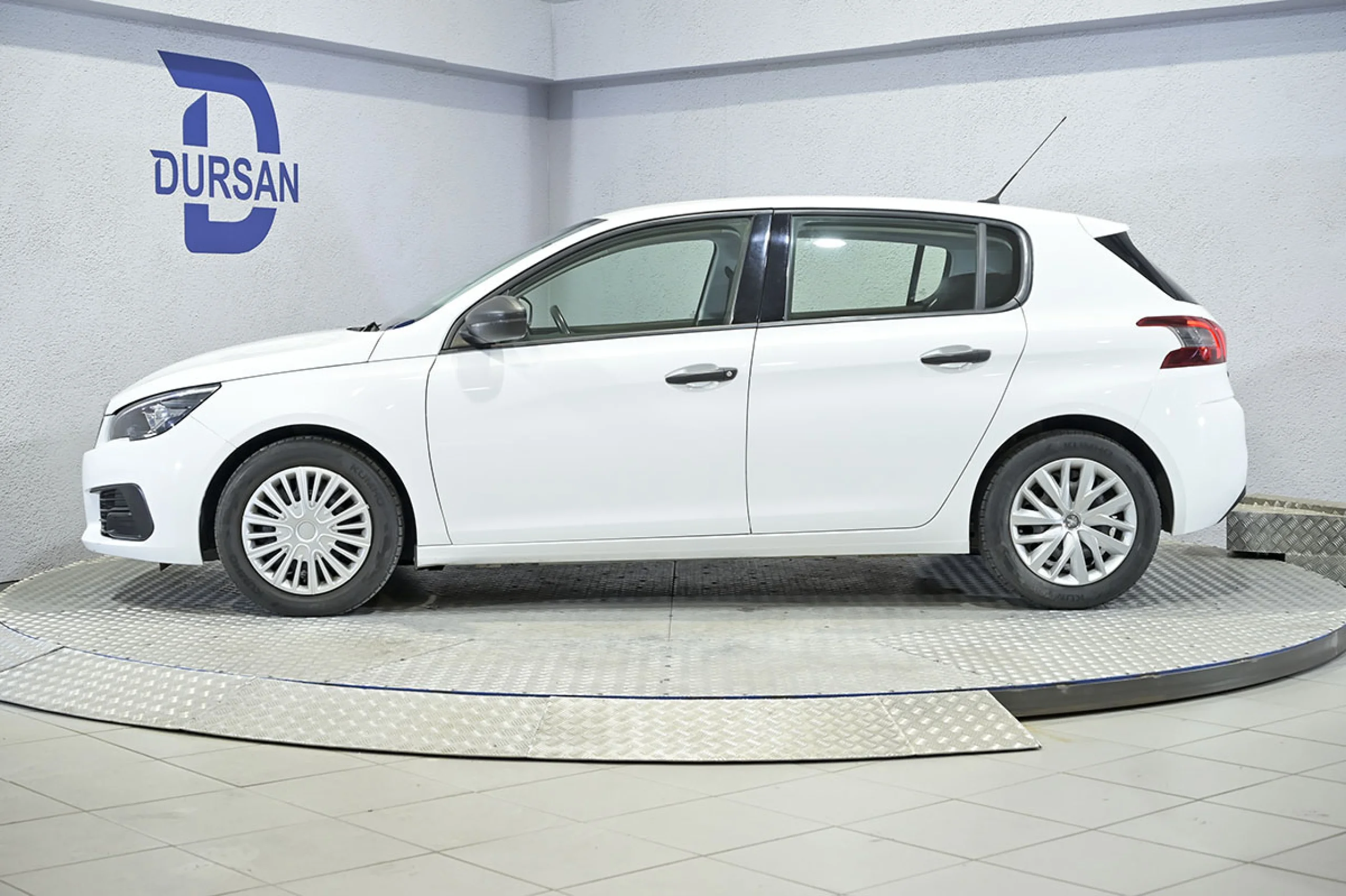 Peugeot 308 5P Active BlueHDi 100 SS - Foto 19