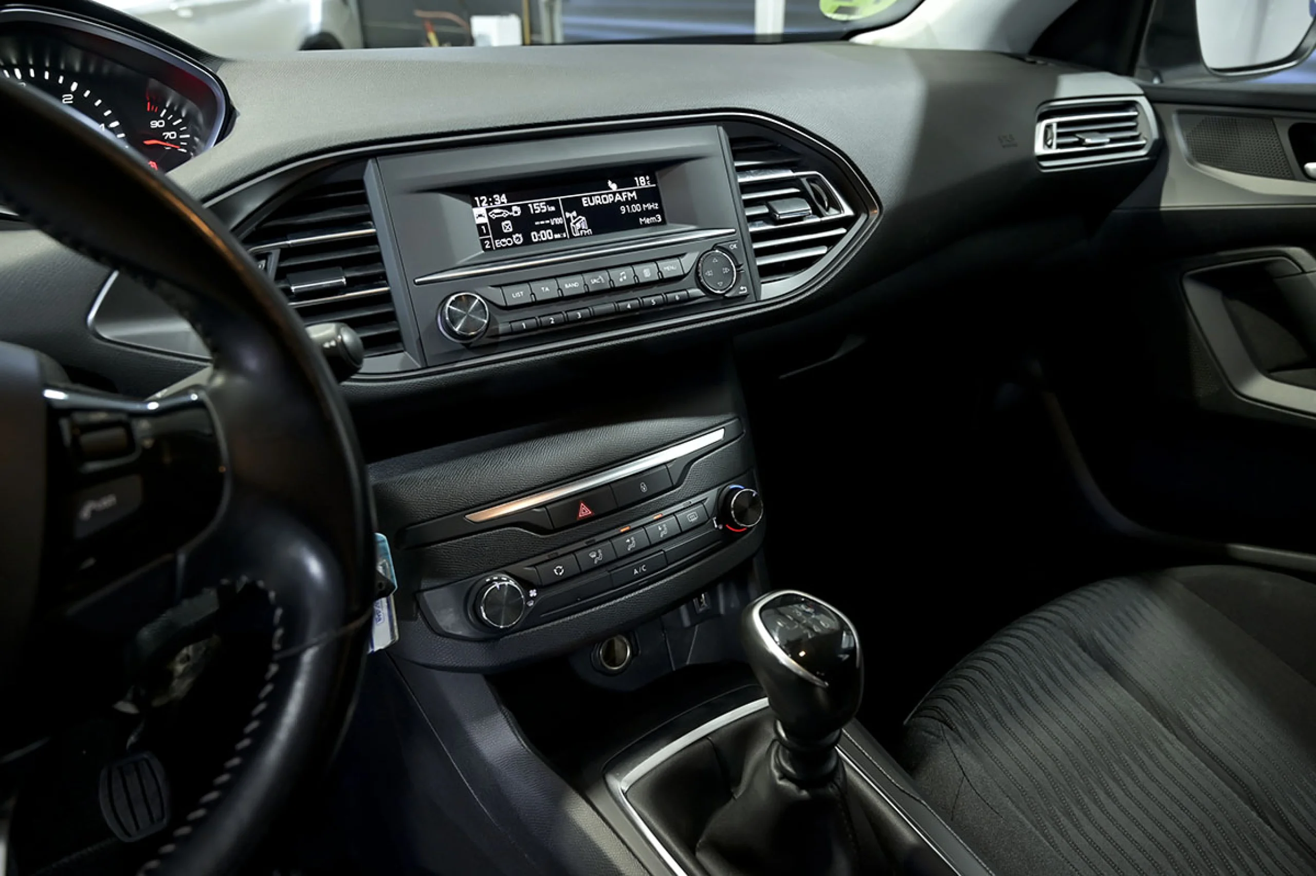 Peugeot 308 5P Active BlueHDi 100 SS - Foto 24